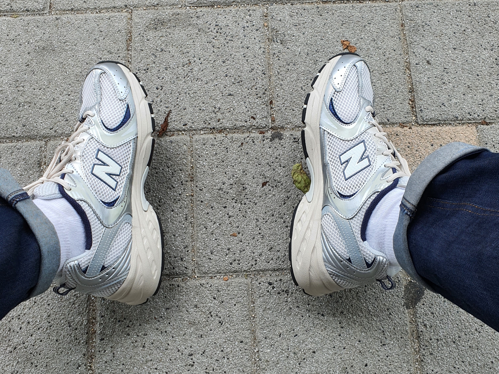 New Balance 530 Steel Grey 착용 스타일