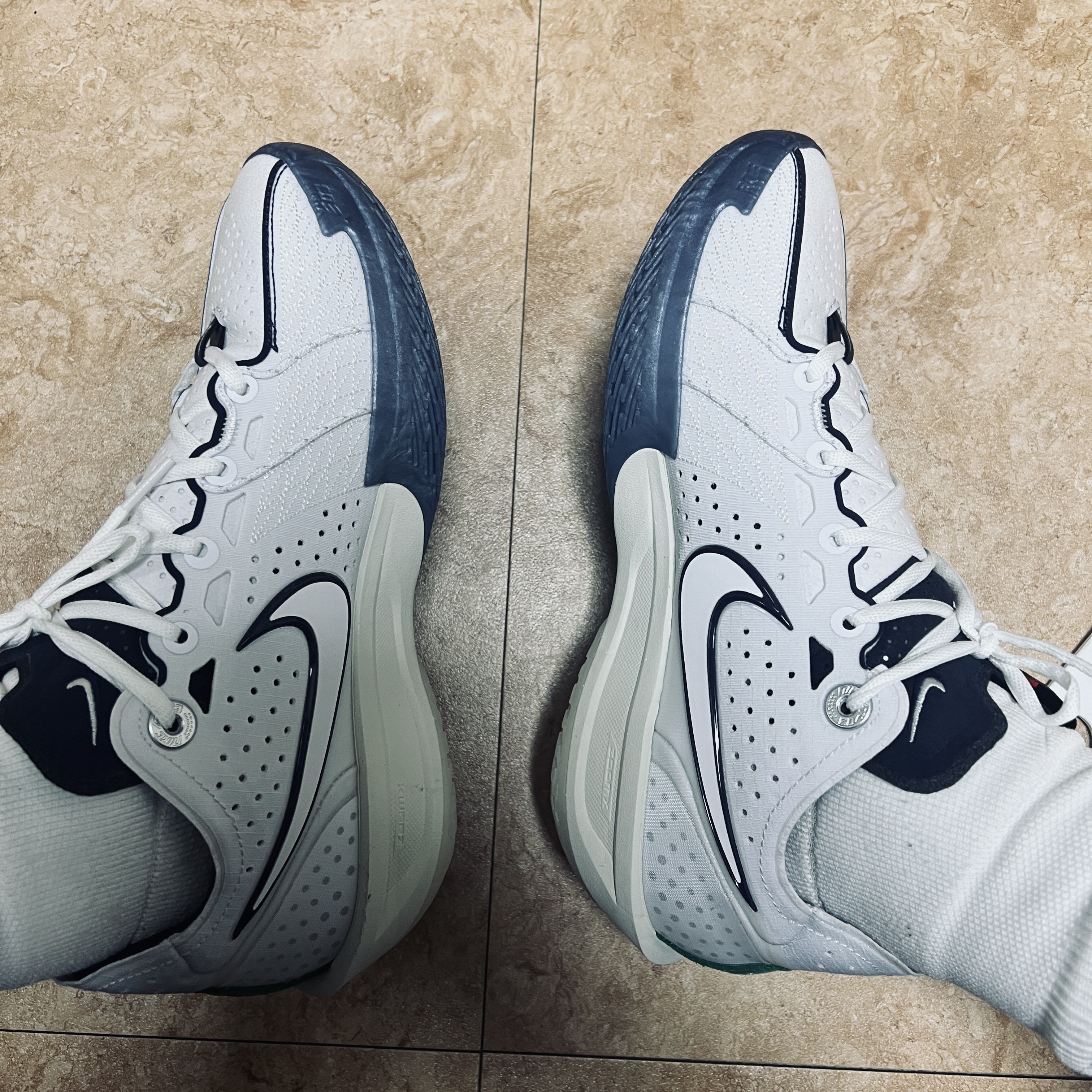 Nike Air Zoom GT Cut 3 ASW EP White Metallic Silver 착용 스타일