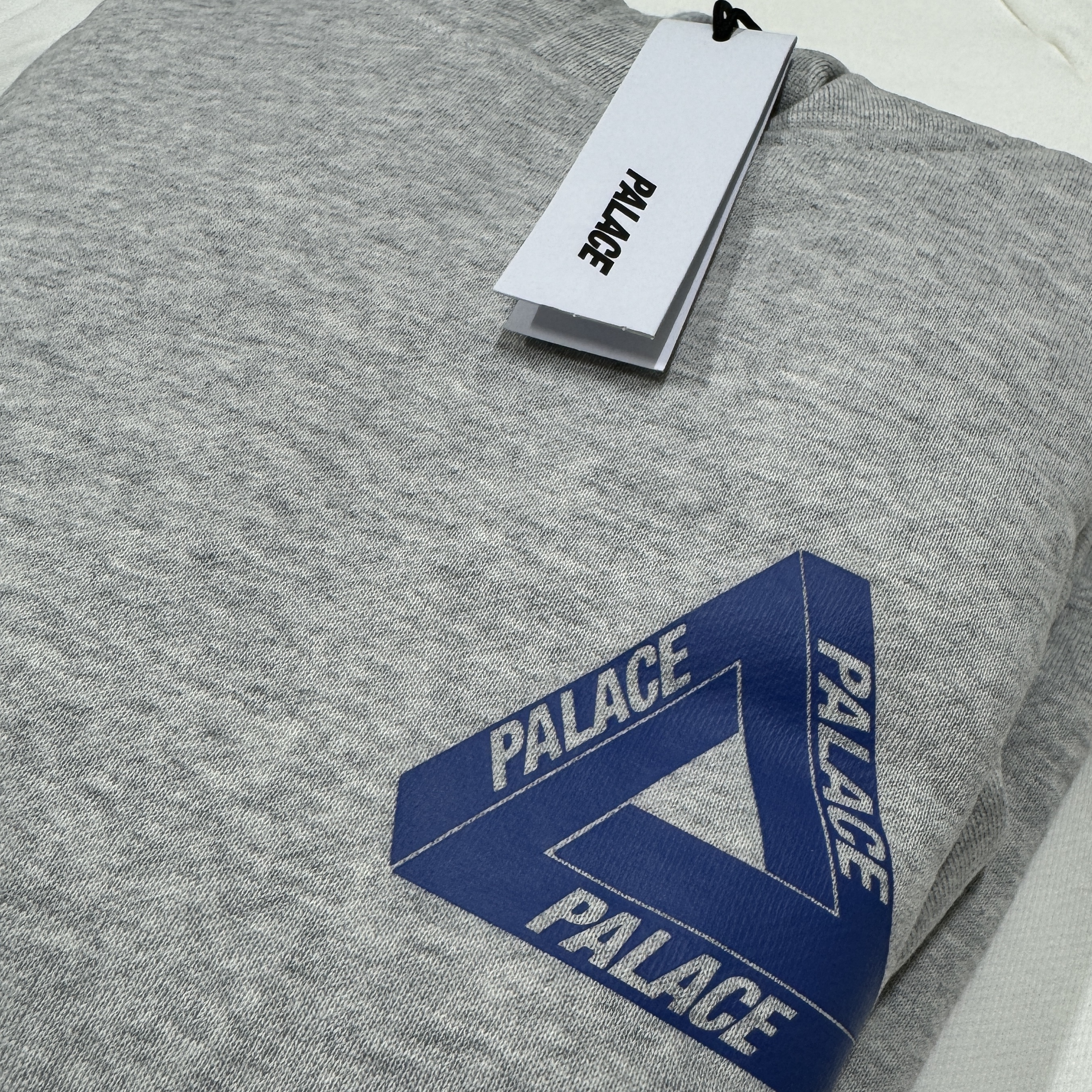 Palace Bit Grippy Tri-Ferg Hood Grey Marl - 24SS 착용 스타일 - 3