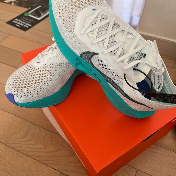 Nike ZoomX Vaporfly Next% 3 White Deep Jungle 착용 스타일