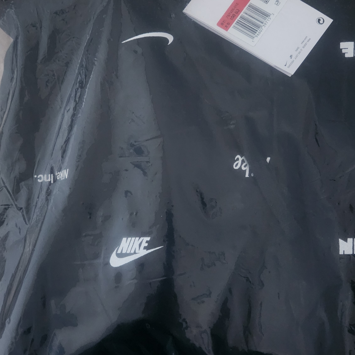 Nike Club Fleece Allover Print Pullover Hoodie Black White - Asia 착용 스타일 - 1