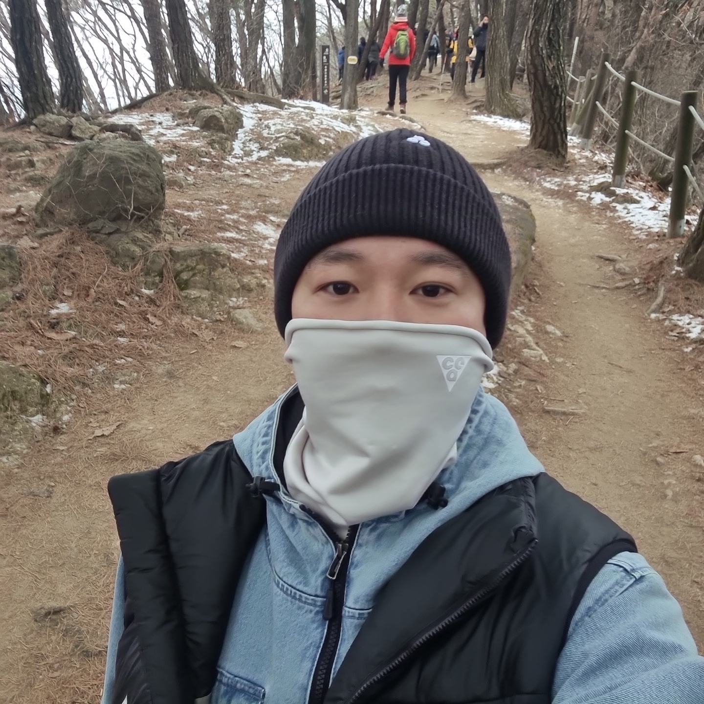 Supreme x Nike ACG Denim Pullover Washed Blue - 22FW, Nike ACG Therma-Fit ADV Lunar Lake Puffer Vest Black - US/EU 착용 스타일