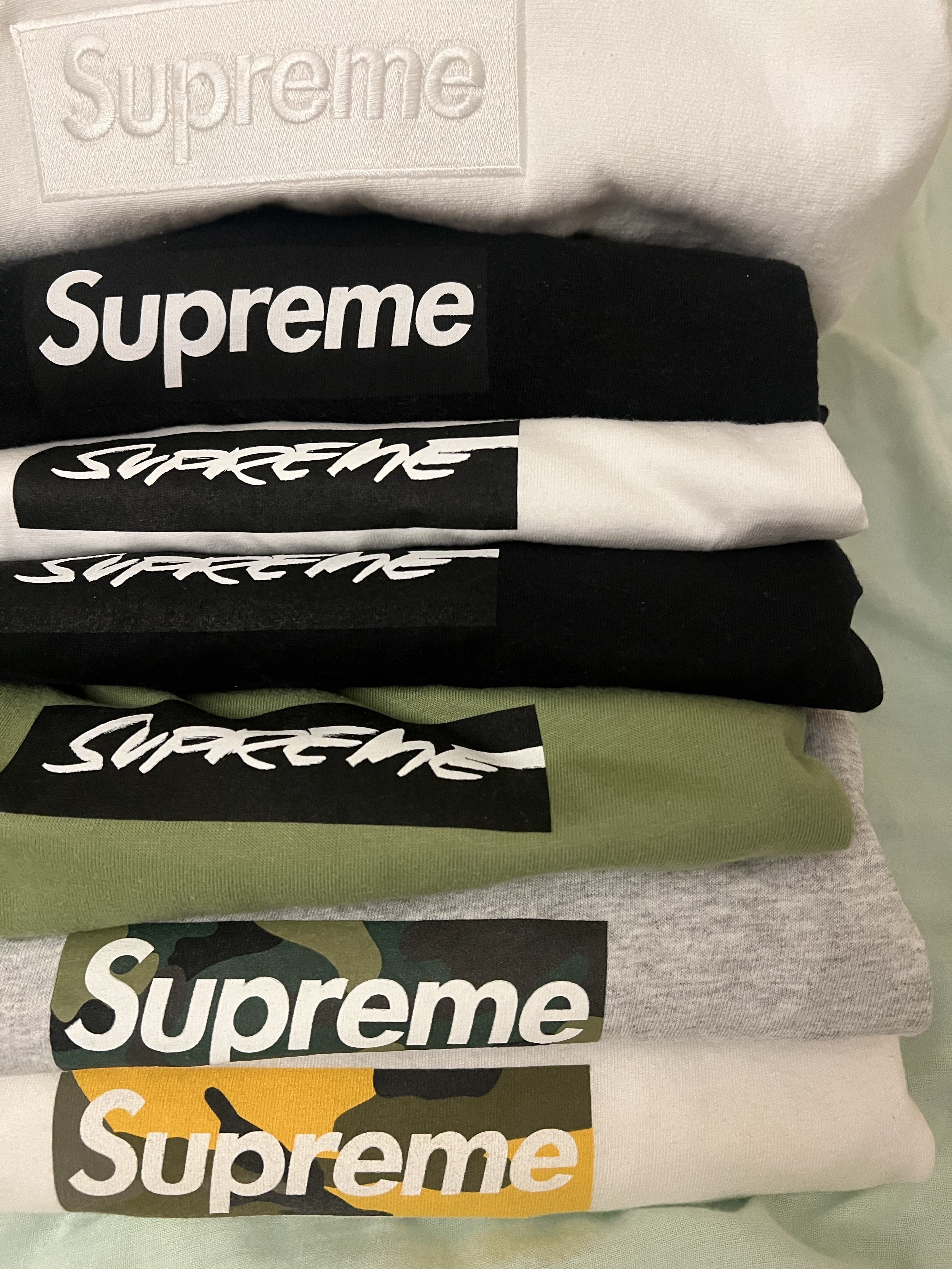 Supreme Box Logo Hooded Sweatshirt White - 23FW, Supreme Box Logo L/S T-Shirt Black - 20FW 착용 스타일