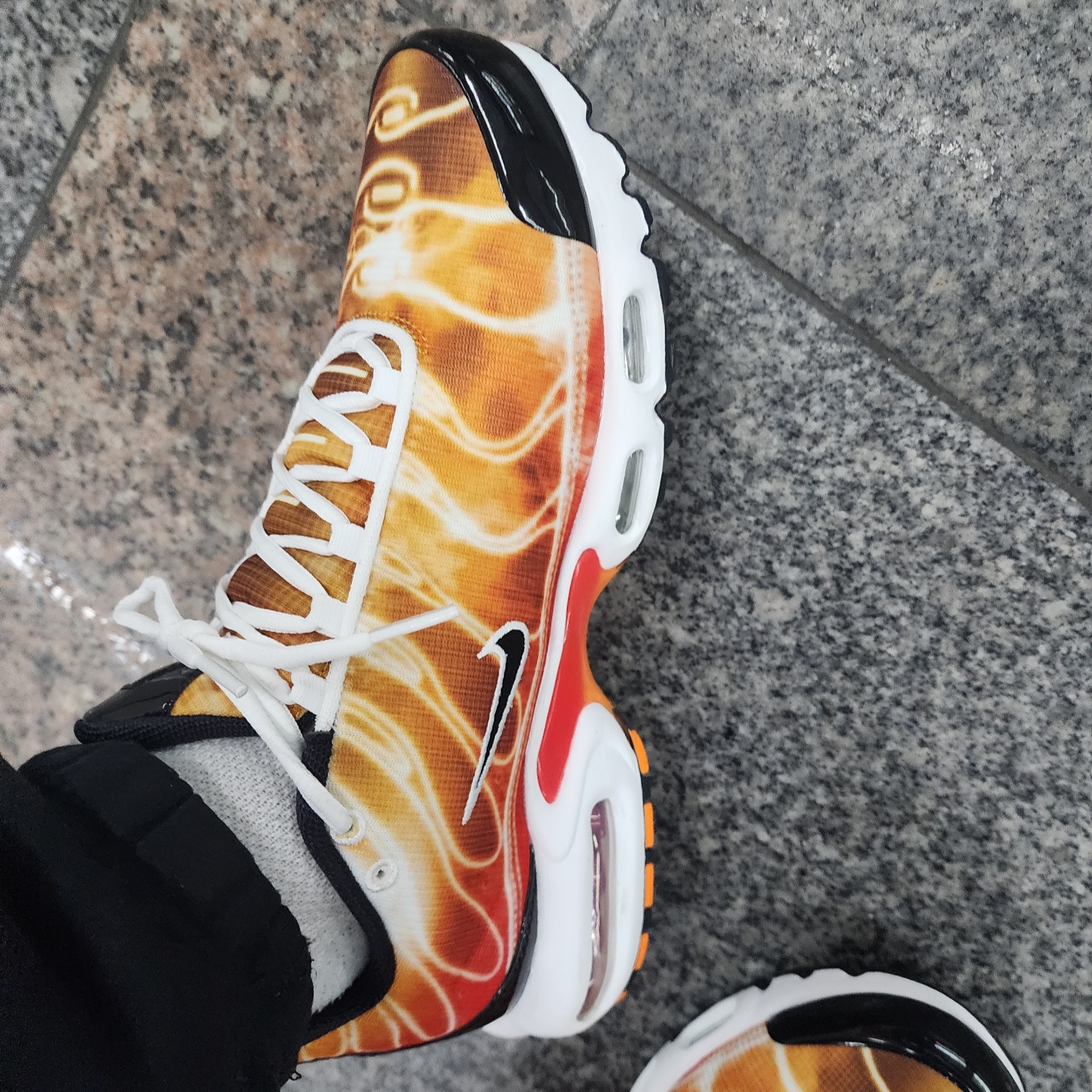 Nike Air Max Plus Light Photography 착용 스타일