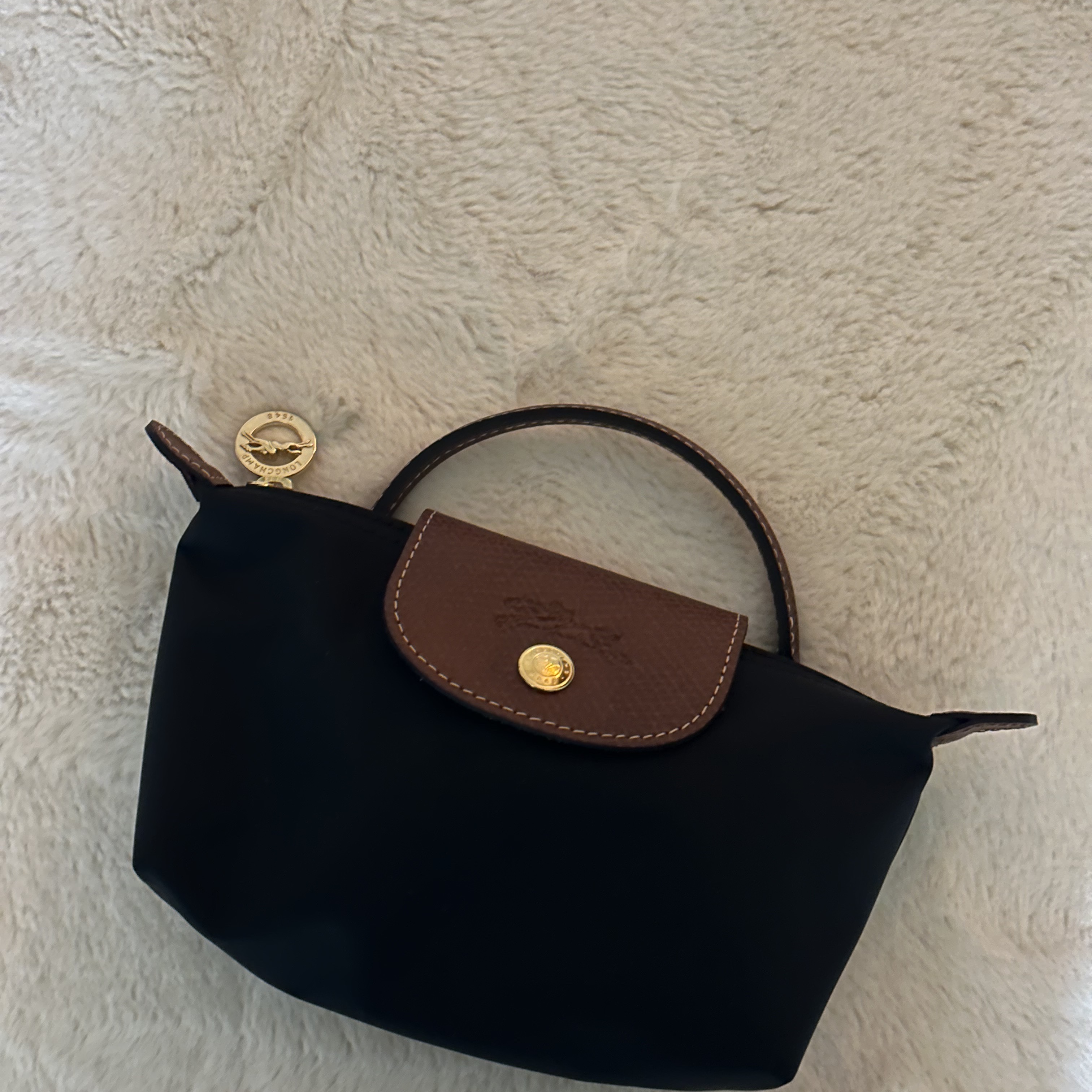 Longchamp Le Pliage Original Handle Pouch Black 착용 스타일