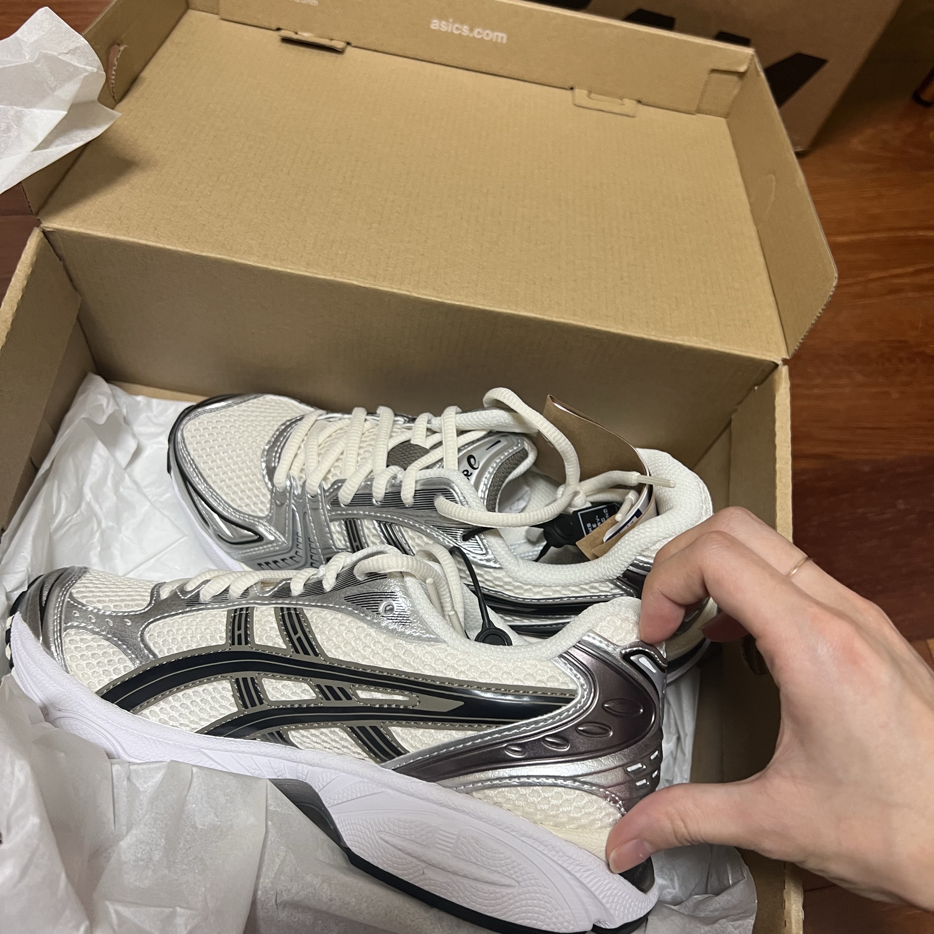 Asics Gel-Kayano 14 Cream Black 착용 스타일 - 2