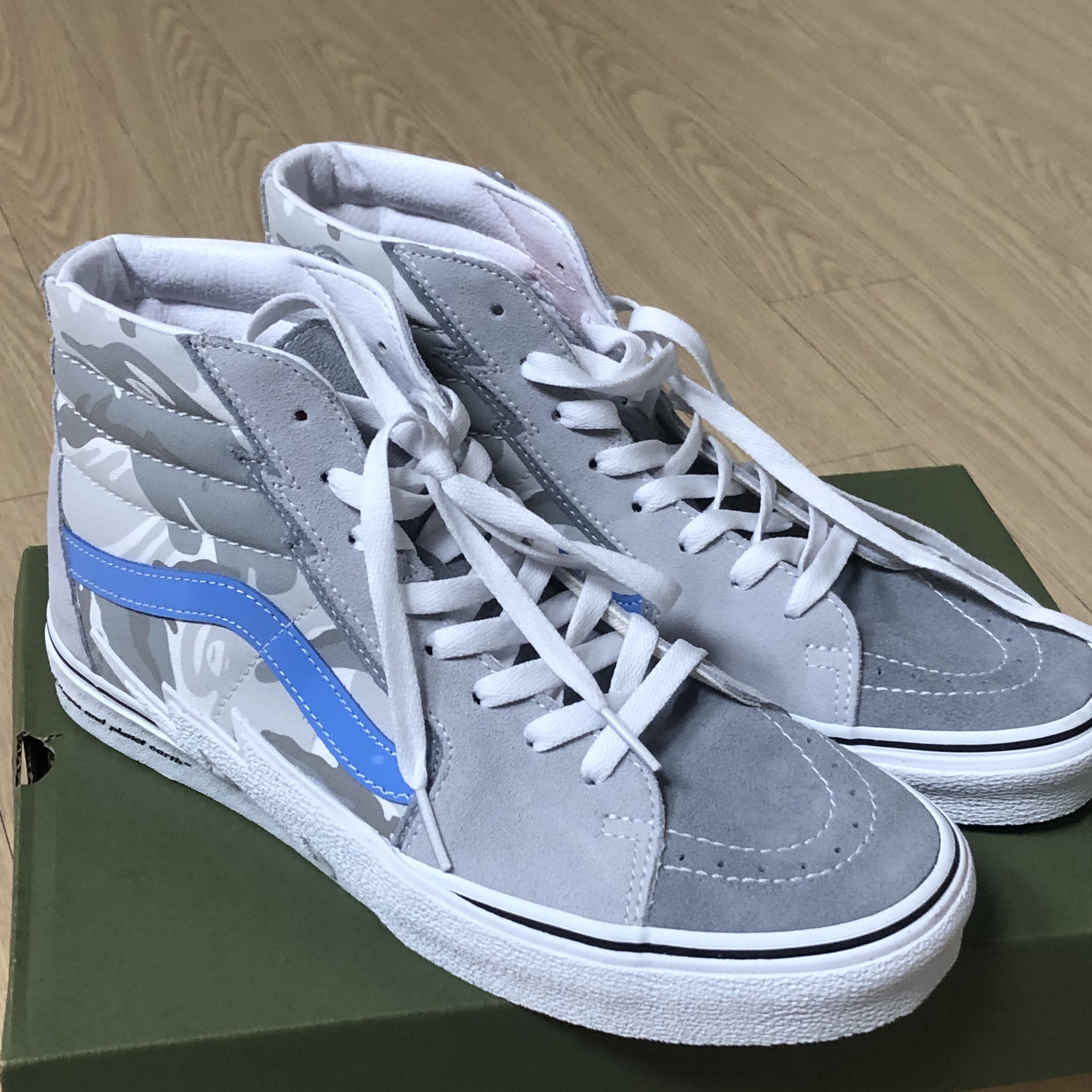 Vans x AAPE Sk8-Hi Bolt Grey 착용 스타일 - 1