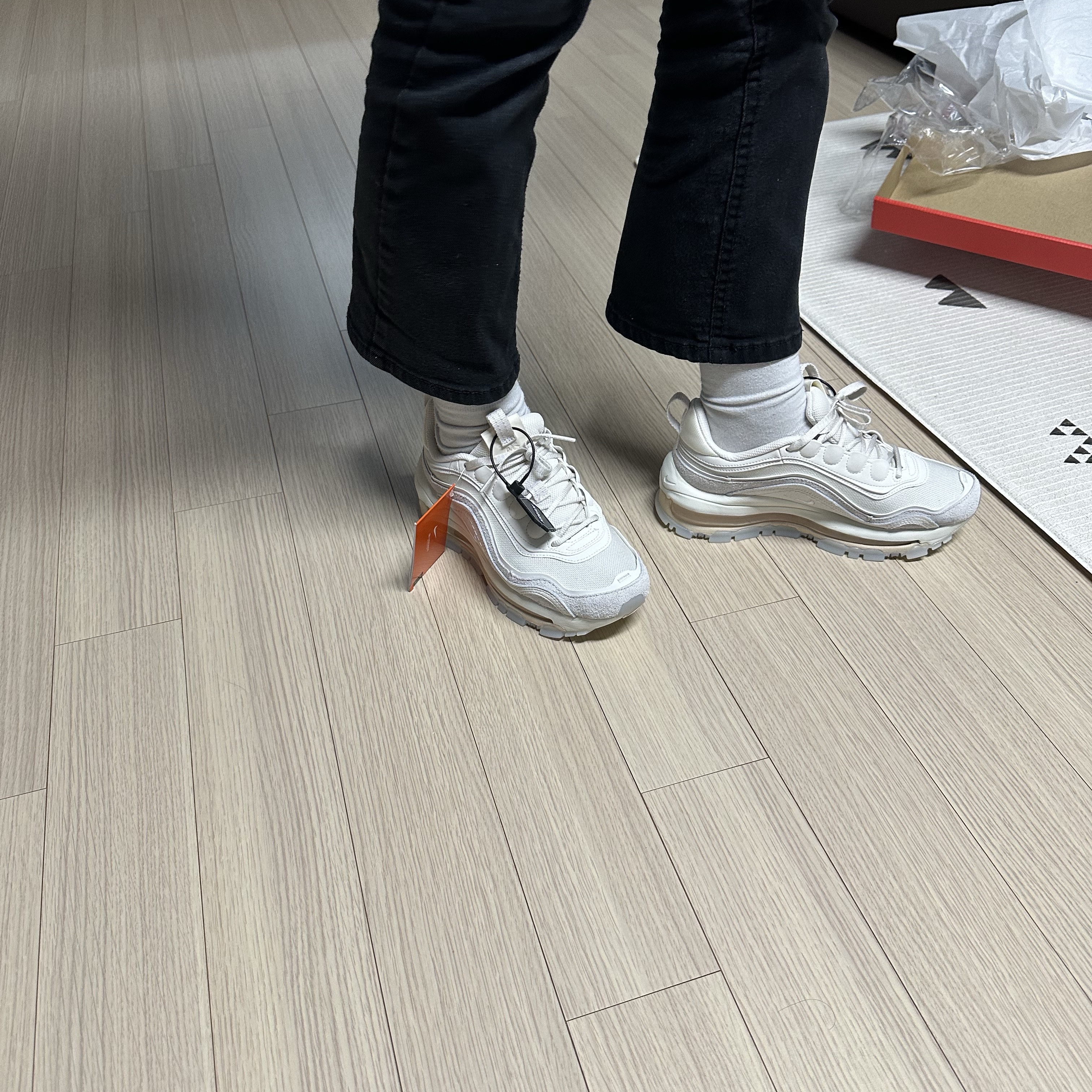 (W) Nike Air Max 97 Futura Phantom 착용 스타일 - 5