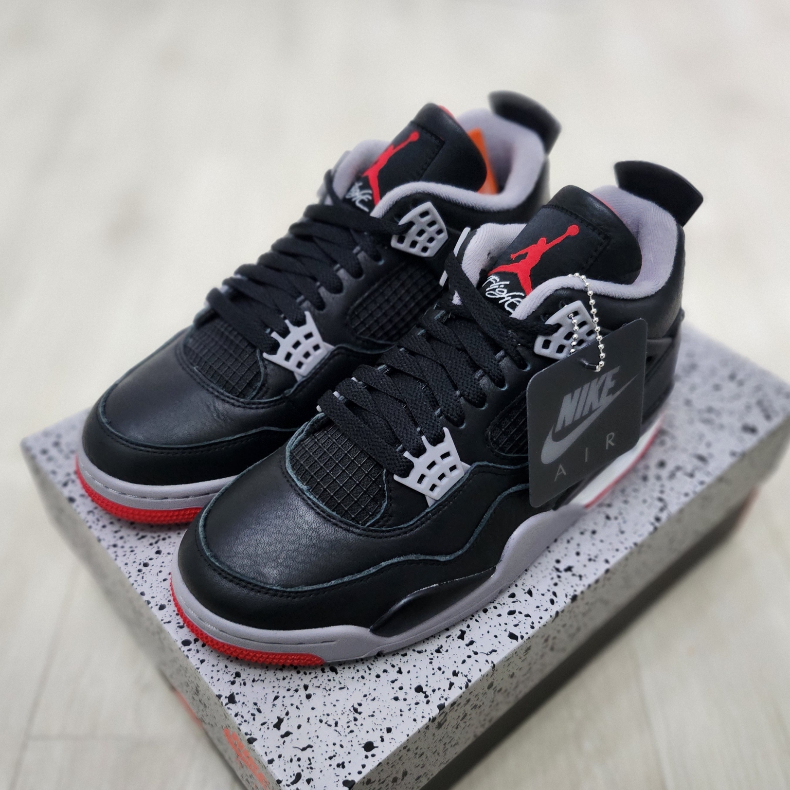 Jordan 4 Retro Bred Reimagined 착용 스타일 - 2