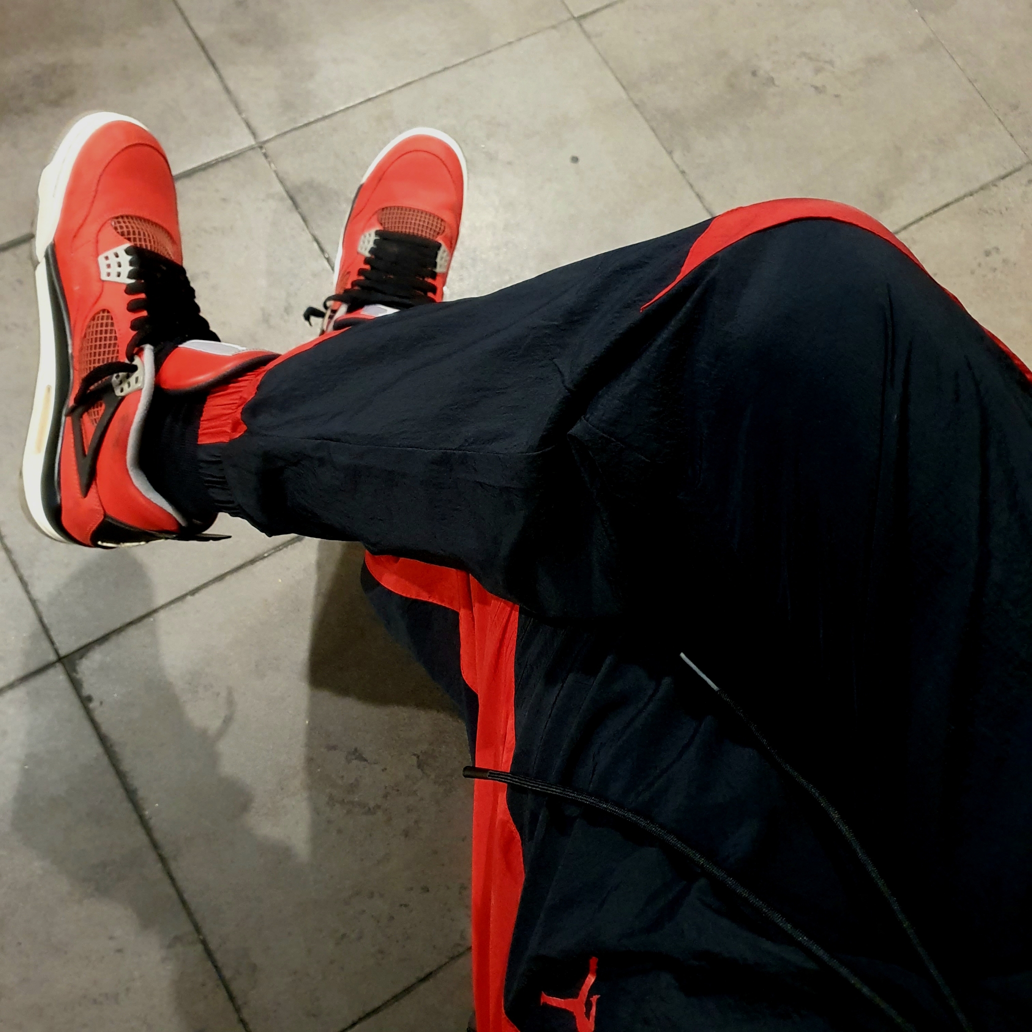 Jordan 4 Retro Toro Bravo, Jordan Sport Jam Warm Up Jacket Black Gym Red - Asia 착용 스타일
