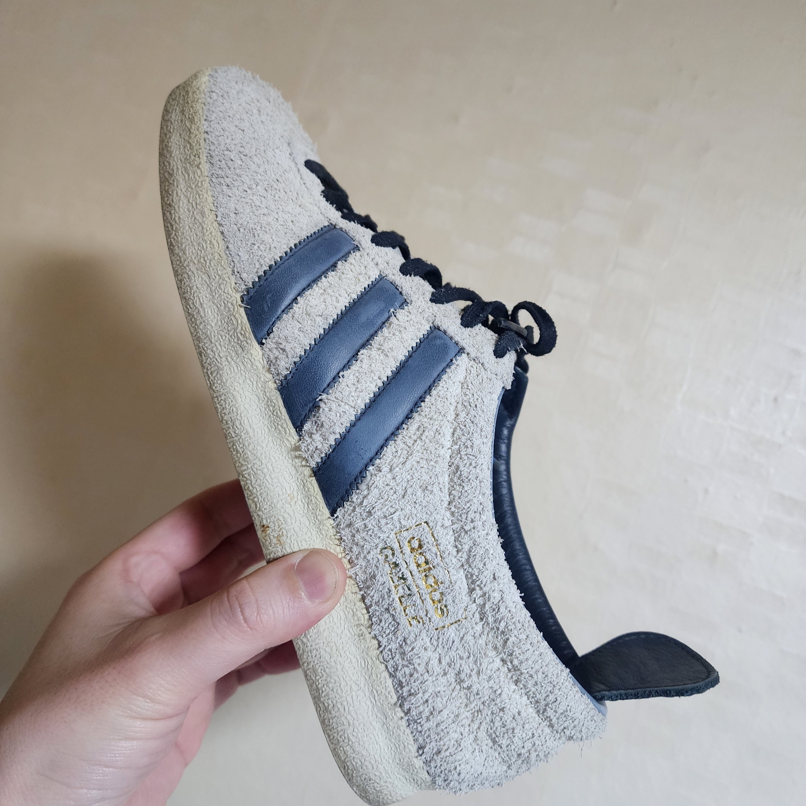 Adidas Gazelle Vintage Cream White Core Black 착용 스타일