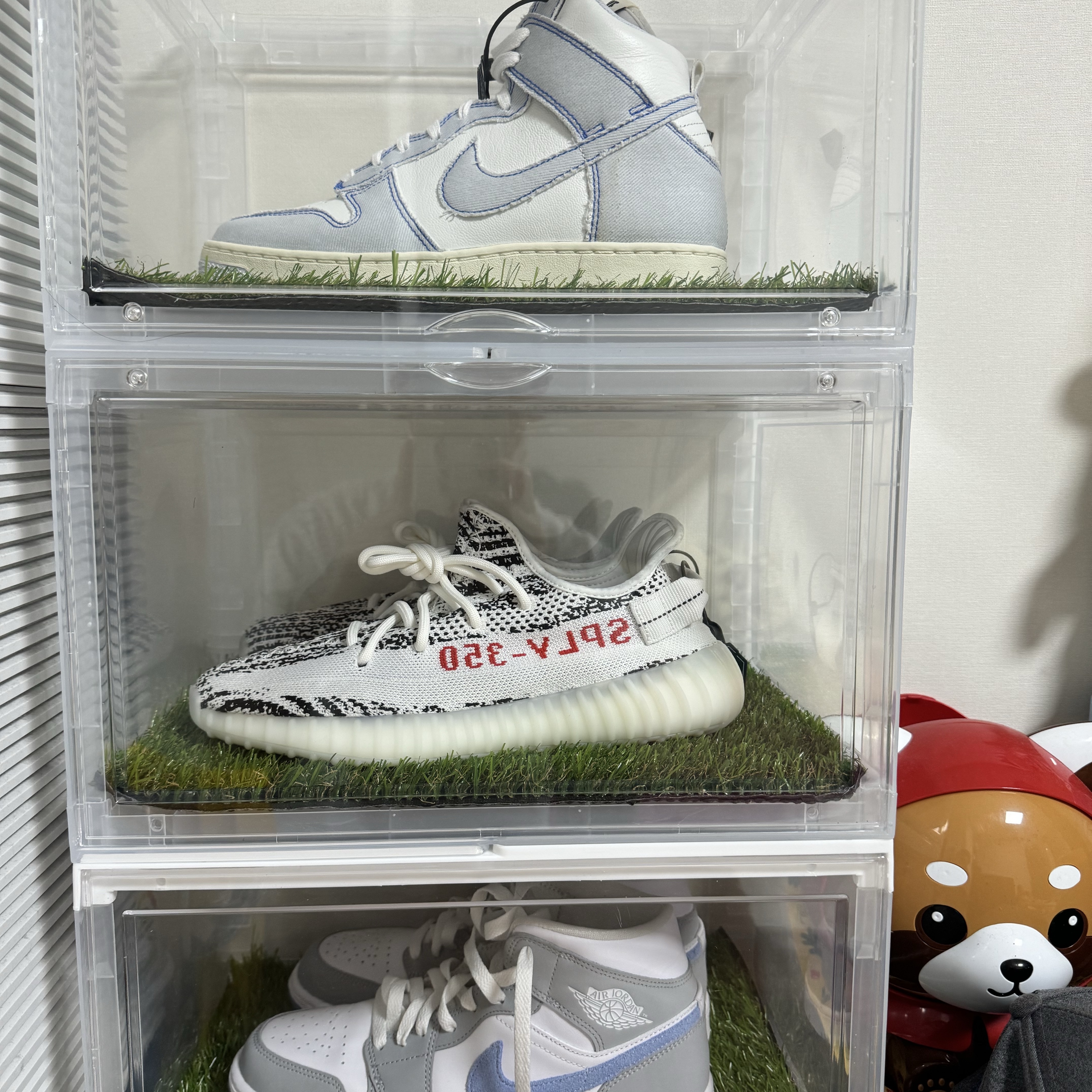 Adidas Yeezy Boost 350 V2 Zebra 2022/2023, Nike Dunk High 1985 Royal Blue 착용 스타일