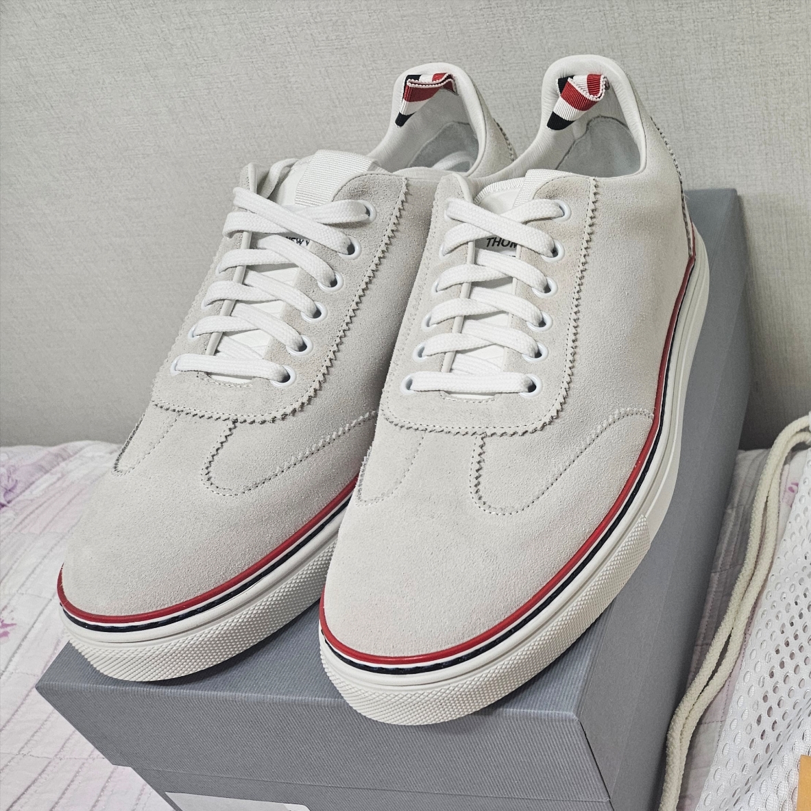 Thom Browne Fine Kid Suede Field Shoes White 착용 스타일