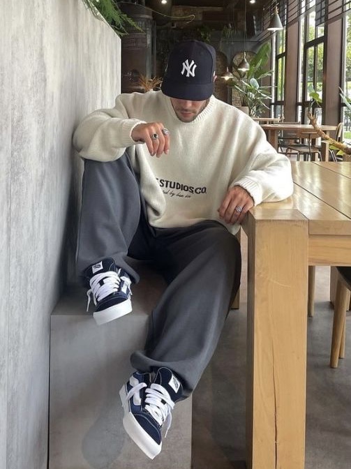 Vans Knu-Skool Navy True White 착용 스타일