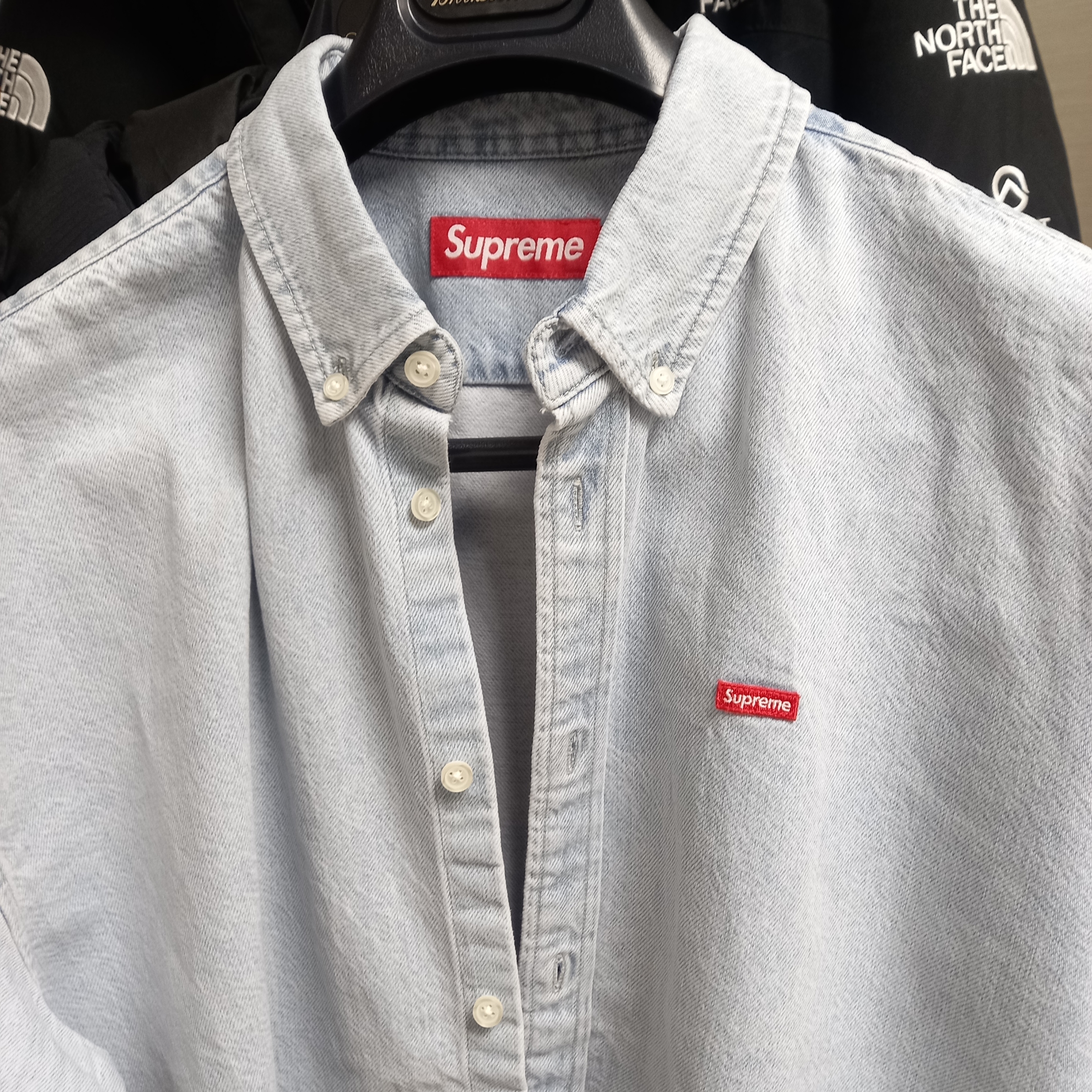 Supreme Small Box Shirt Washed Blue - 24SS 착용 스타일 - 3