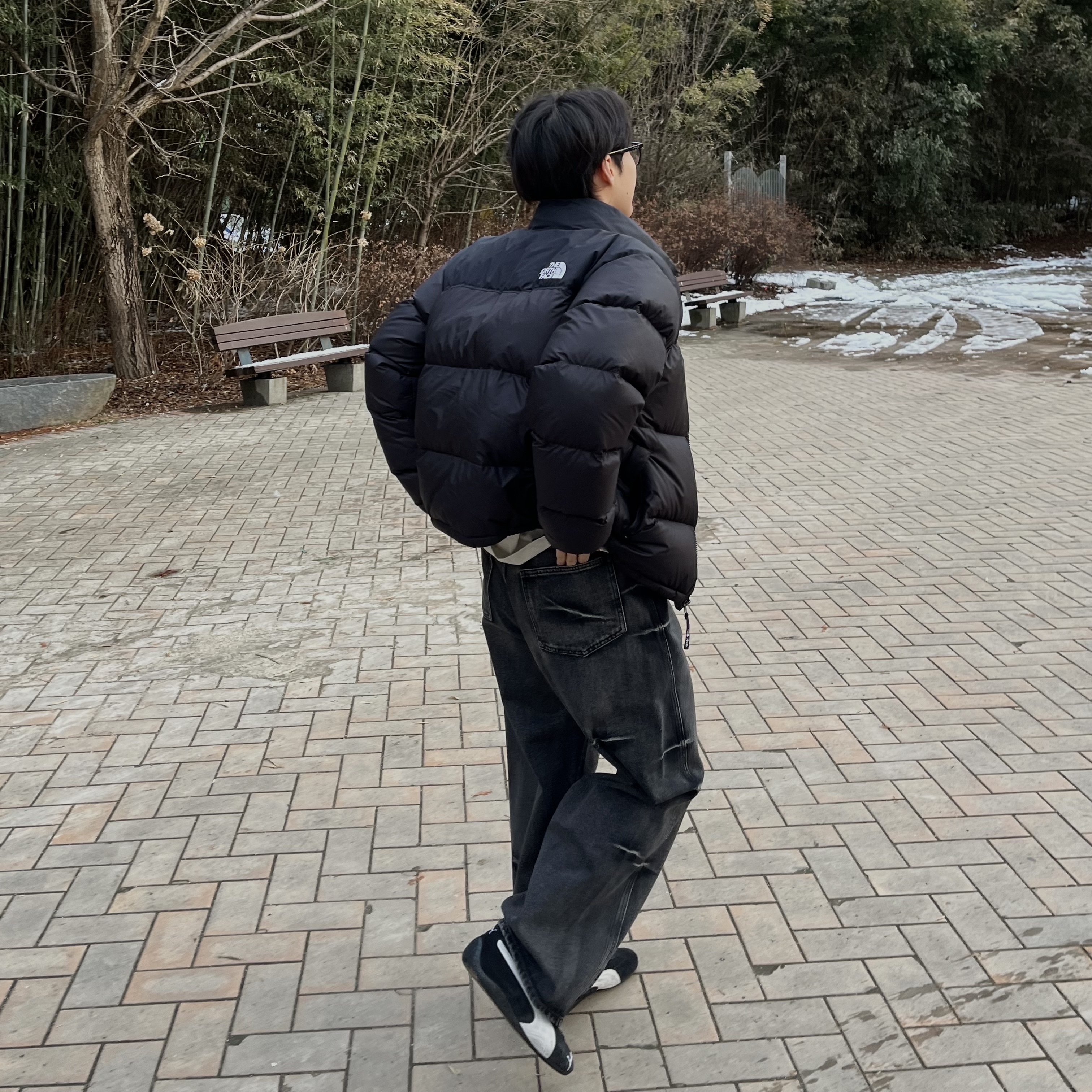 The North Face 1996 Eco Nuptse Jacket Black 착용 스타일