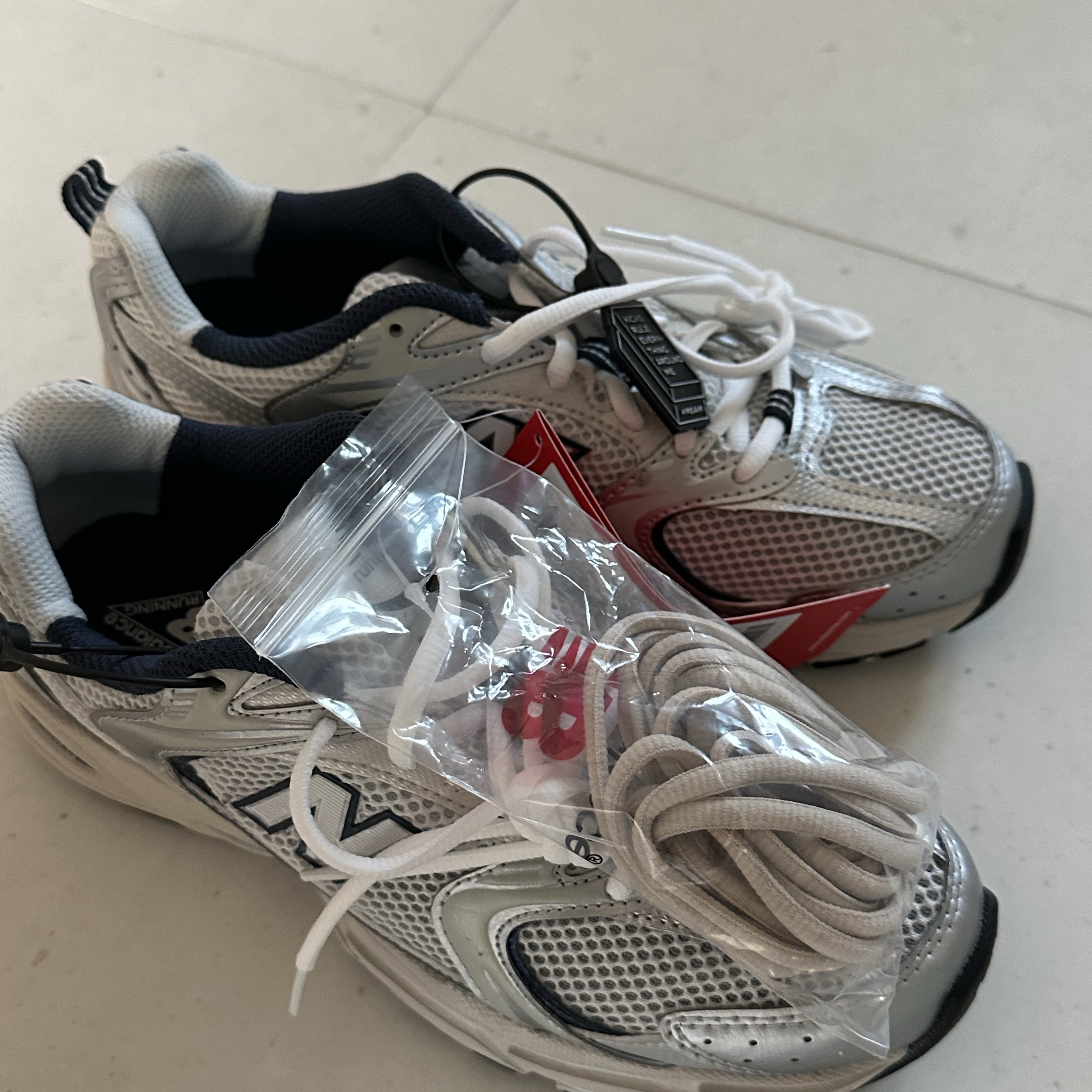 New Balance 530 Steel Grey 착용 스타일