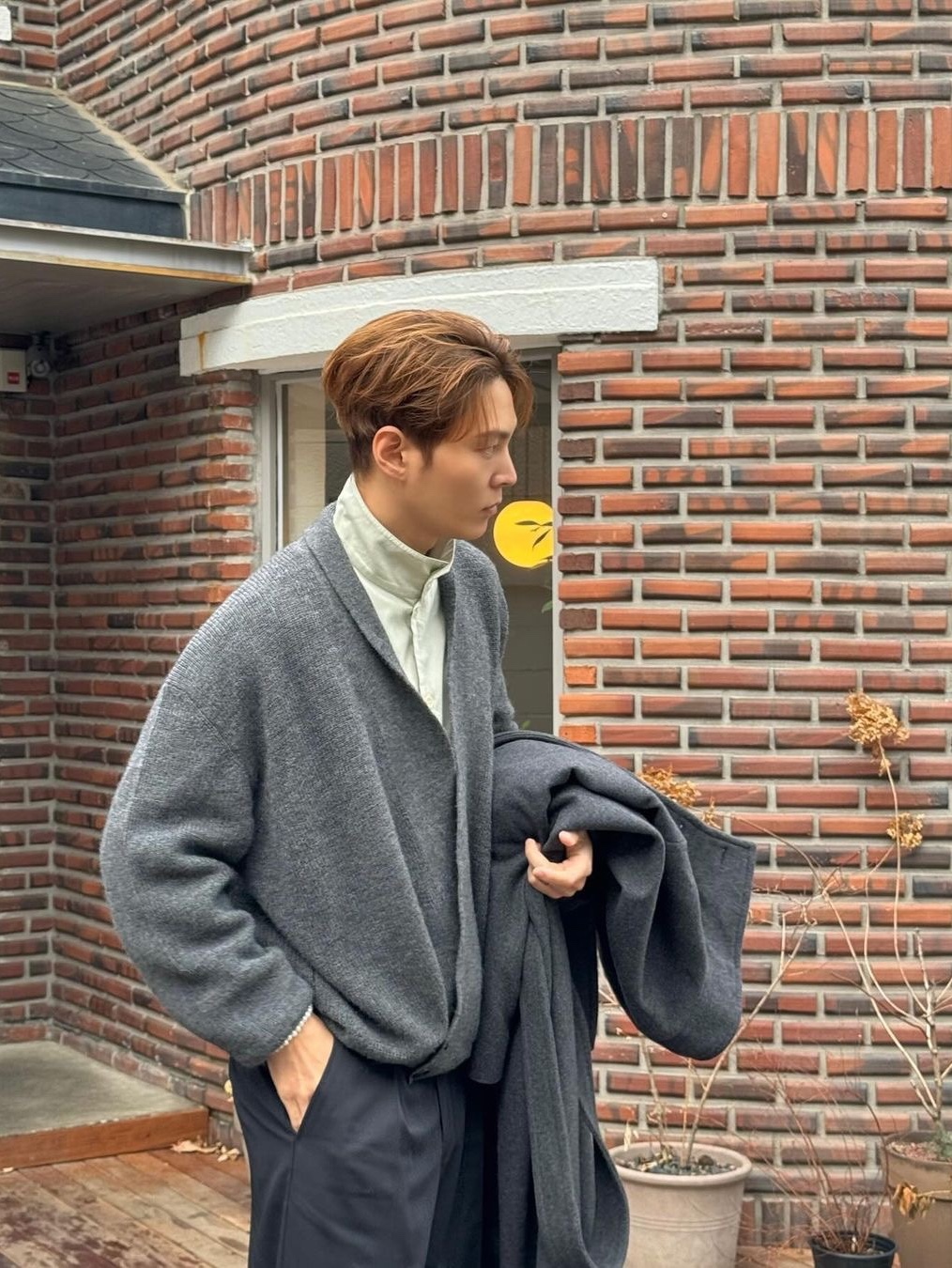 Haleine Alpaca Chunky Round Neck Zip-Up Knit Cardigan Oatmeal Grey, Stussy Shaggy Cardigan Black 착용 스타일 - 5