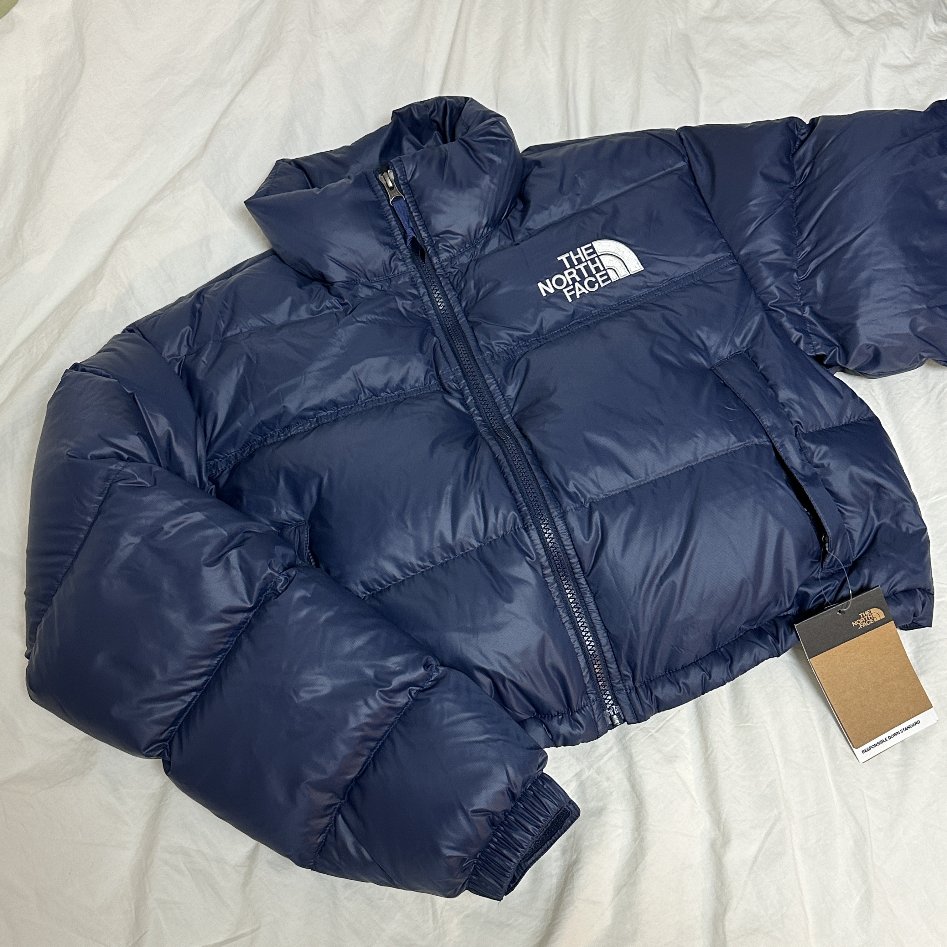 (W) The North Face Nuptse Short Jacket Summit Navy 착용 스타일