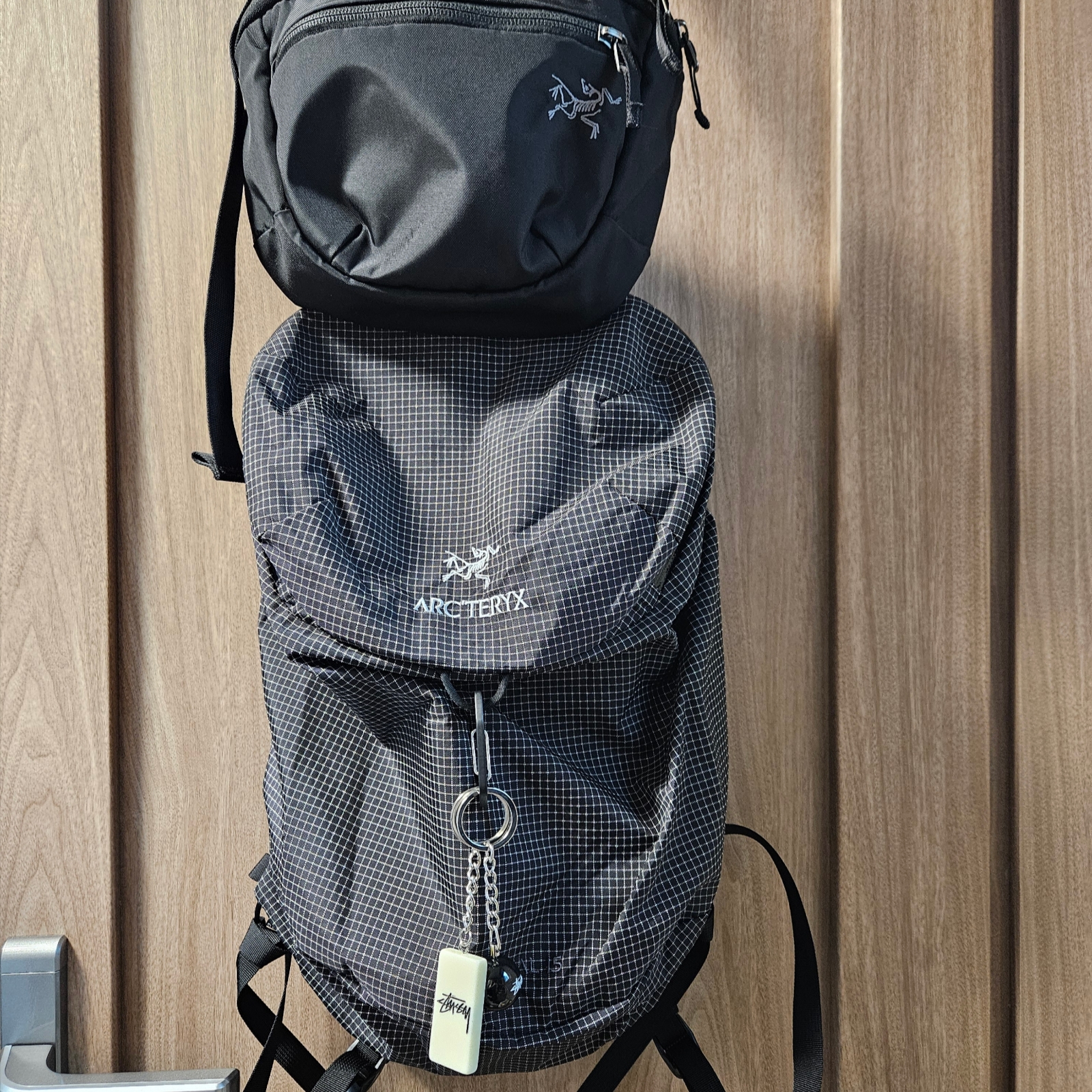Arc'teryx Konseal 15 Backpack Black 착용 스타일