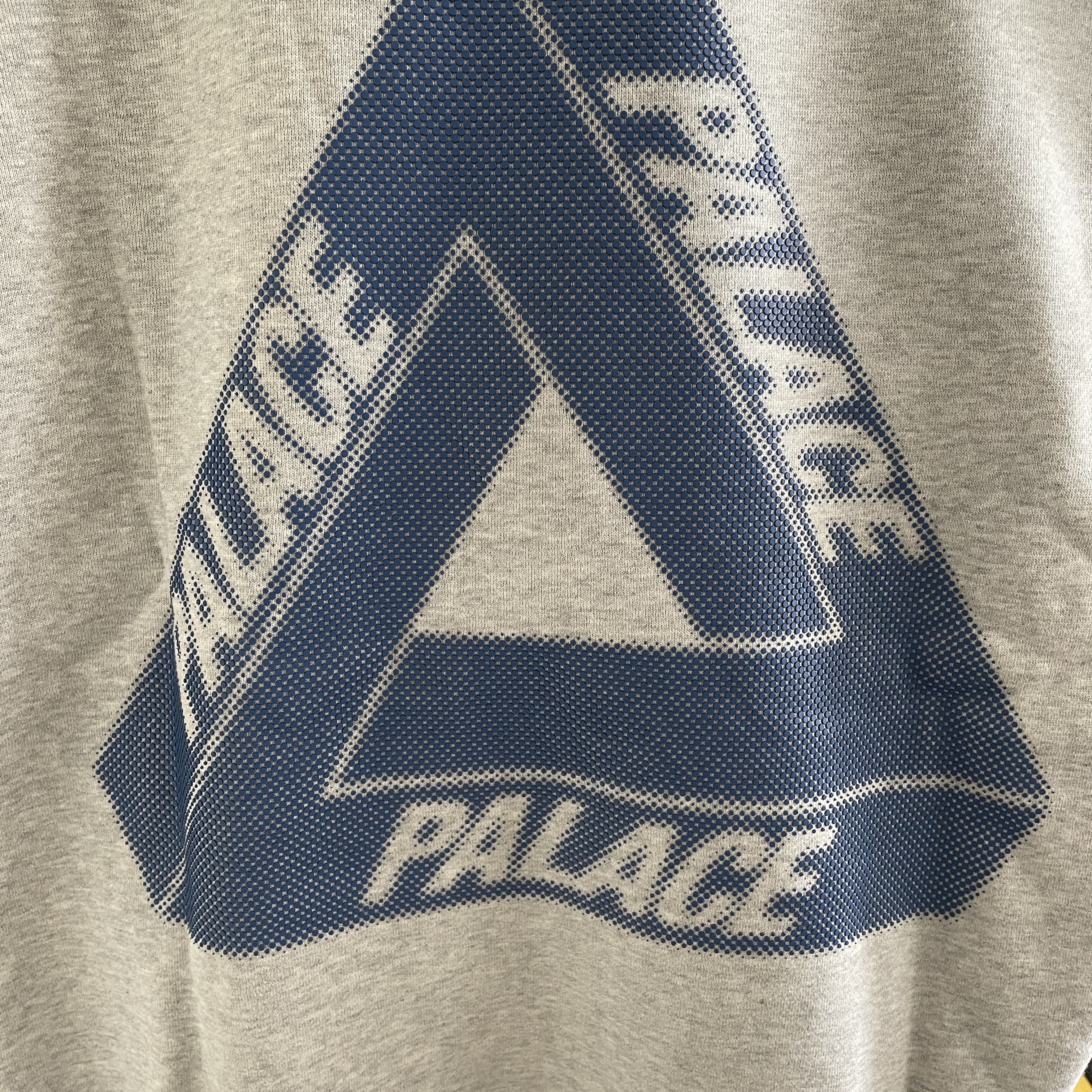 Palace Bit Grippy Tri-Ferg Hood Grey Marl - 24SS 착용 스타일 - 1