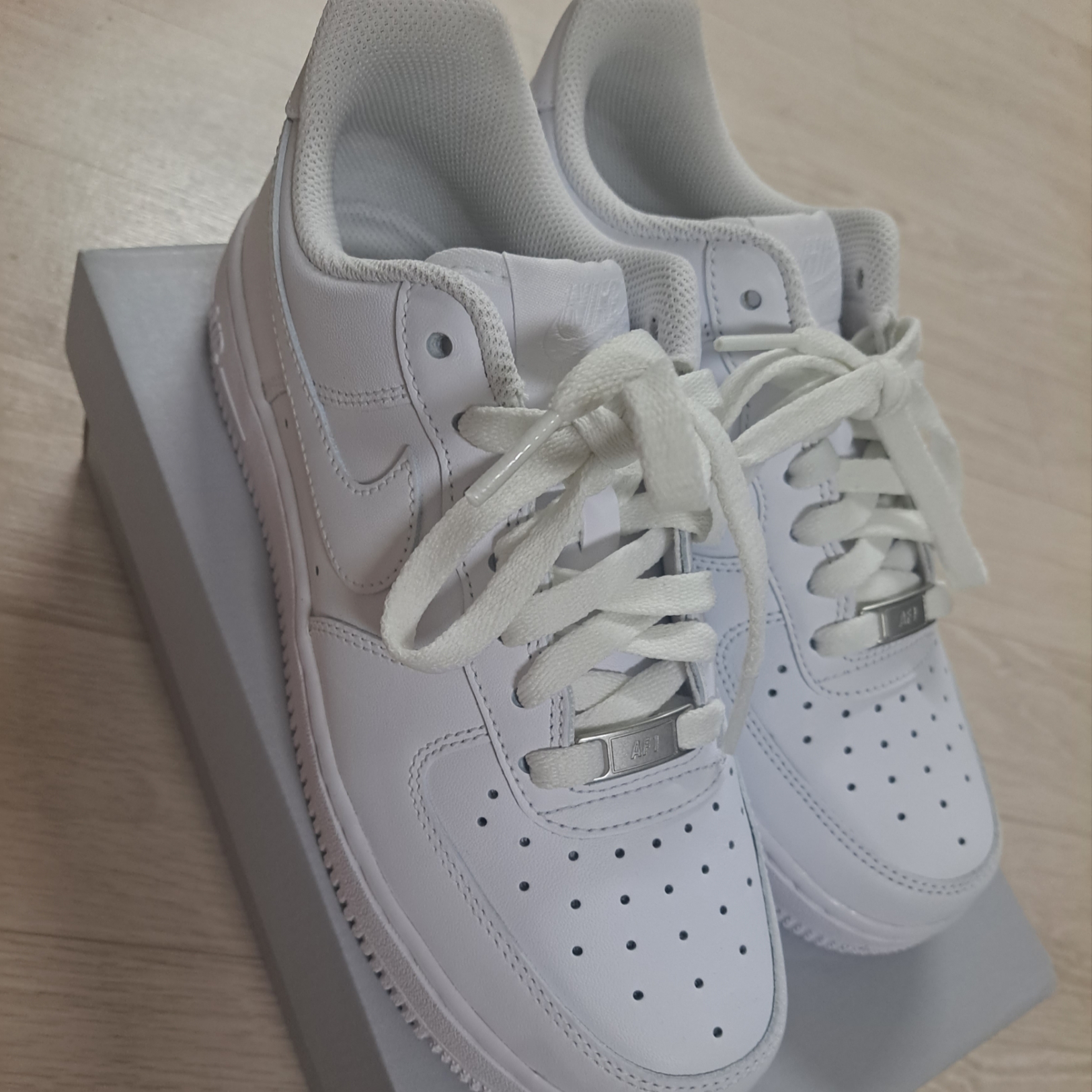 (W) Nike Air Force 1 '07 Low White 착용 스타일