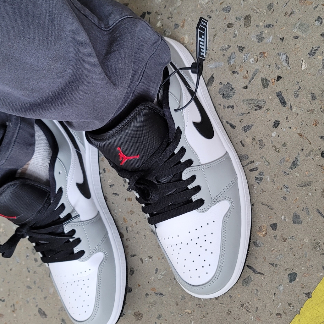 Jordan 1 Low Light Smoke Grey 착용 스타일 - 2