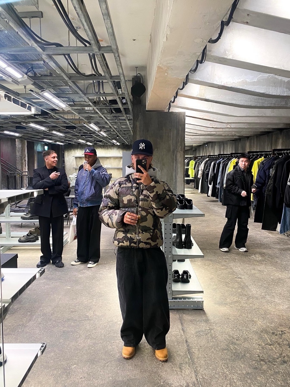 Nike ACG Therma-Fit ADV Lunar Lake Puffer Jacket Black - Asia, Palace x C.P. Company DD Shell Ripstop Explorer Jacket Mazarine Blue - 23FW 착용 스타일 - 5