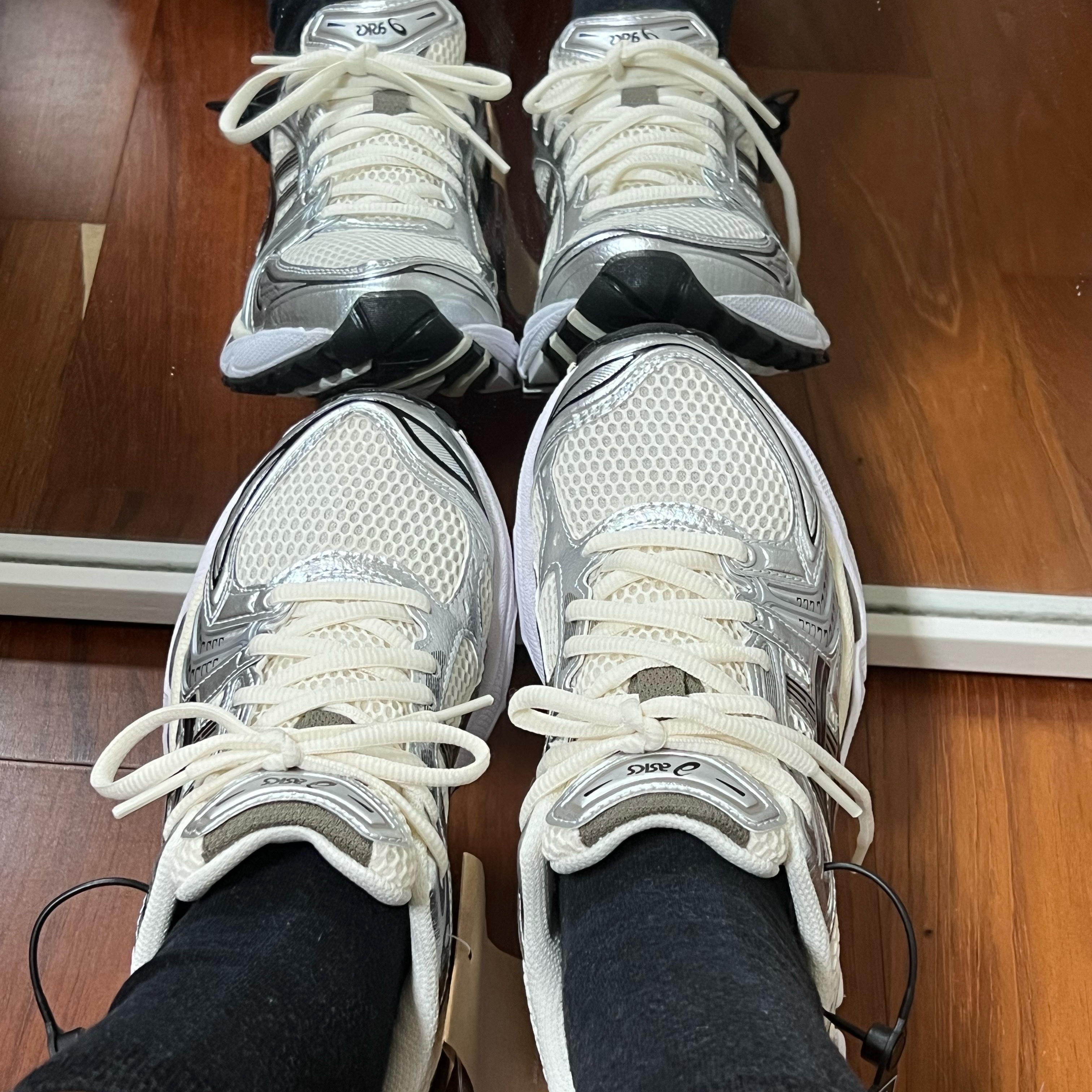 Asics Gel-Kayano 14 Cream Black 착용 스타일 - 1