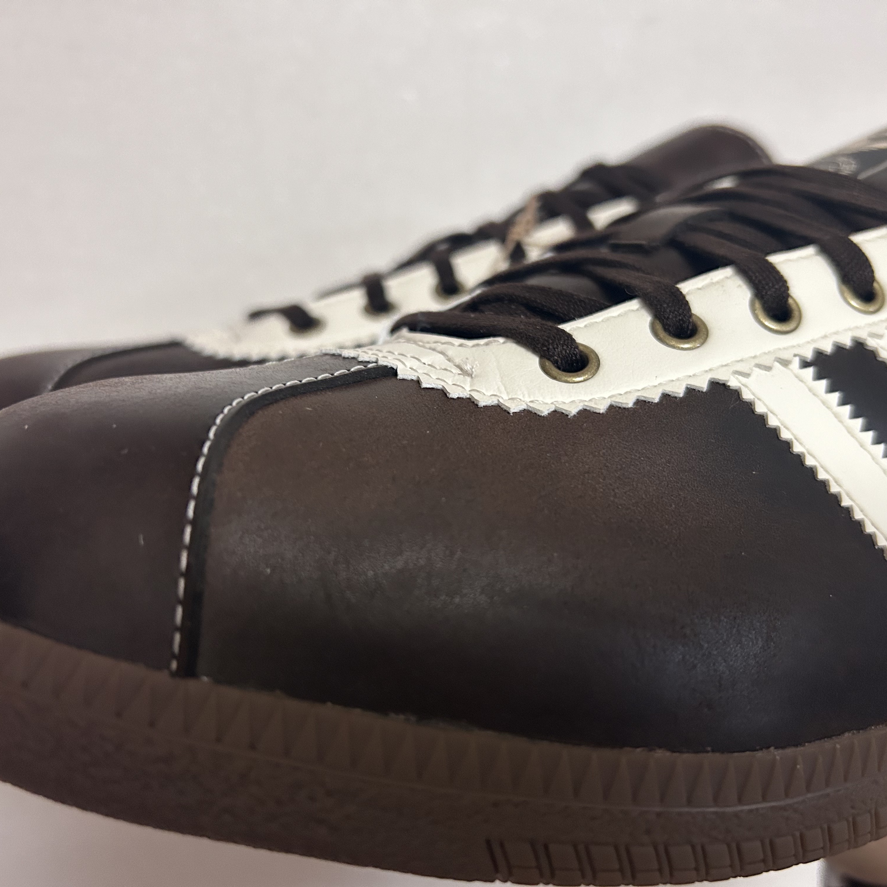 Adidas Bern GTX Dark Brown Cream White 착용 스타일 - 5