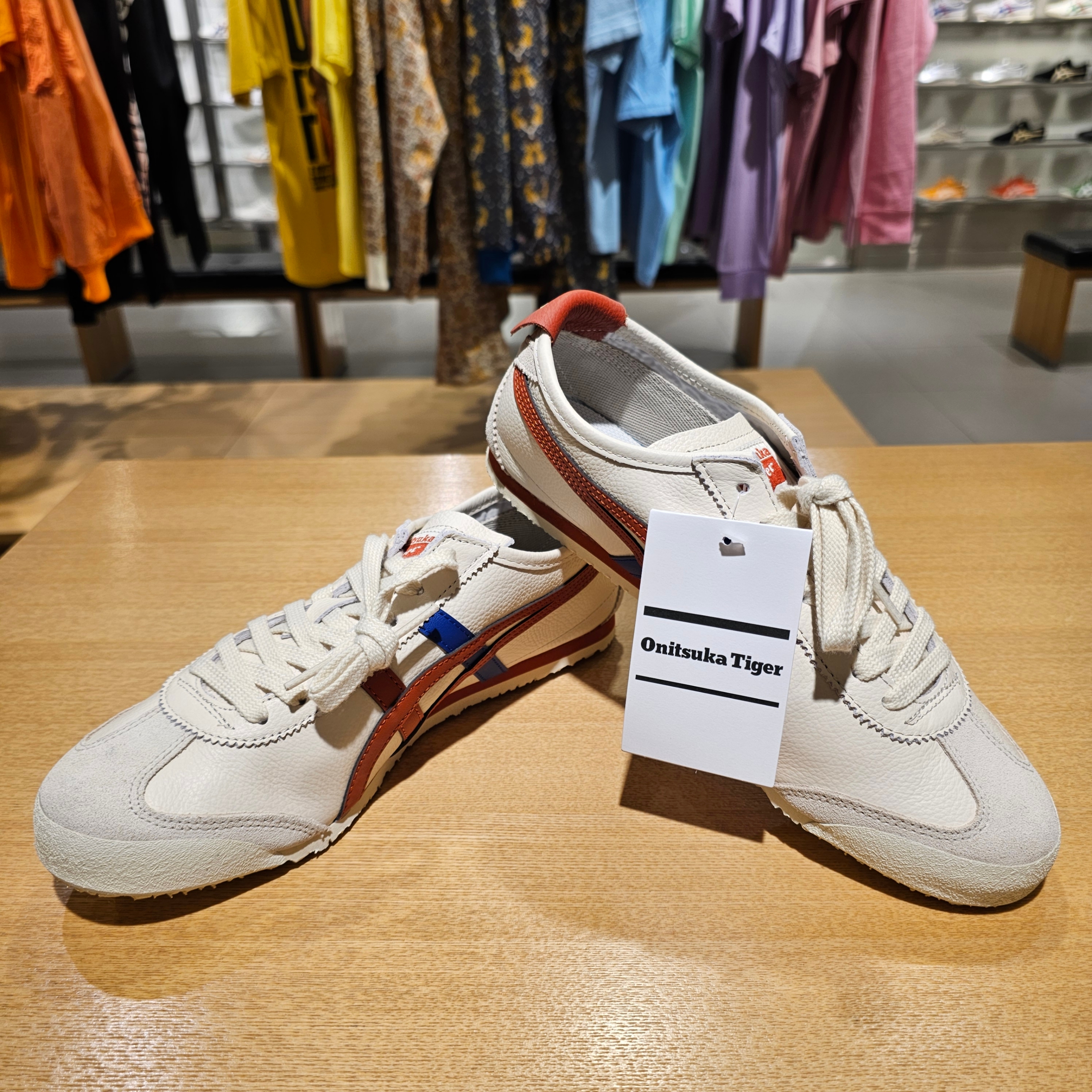 Onitsuka Tiger Mexico 66 Birch Rust Red 착용 스타일 - 3