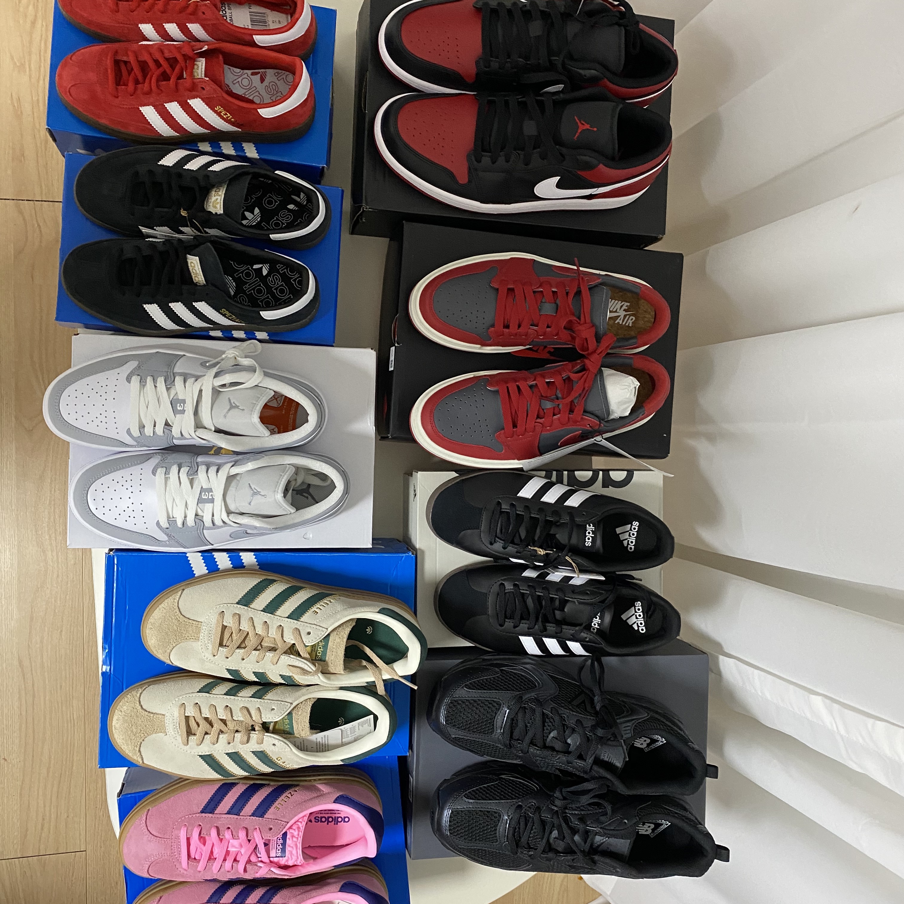 (W) Jordan 1 Elevate Low Dark Grey Varsity Red 착용 스타일