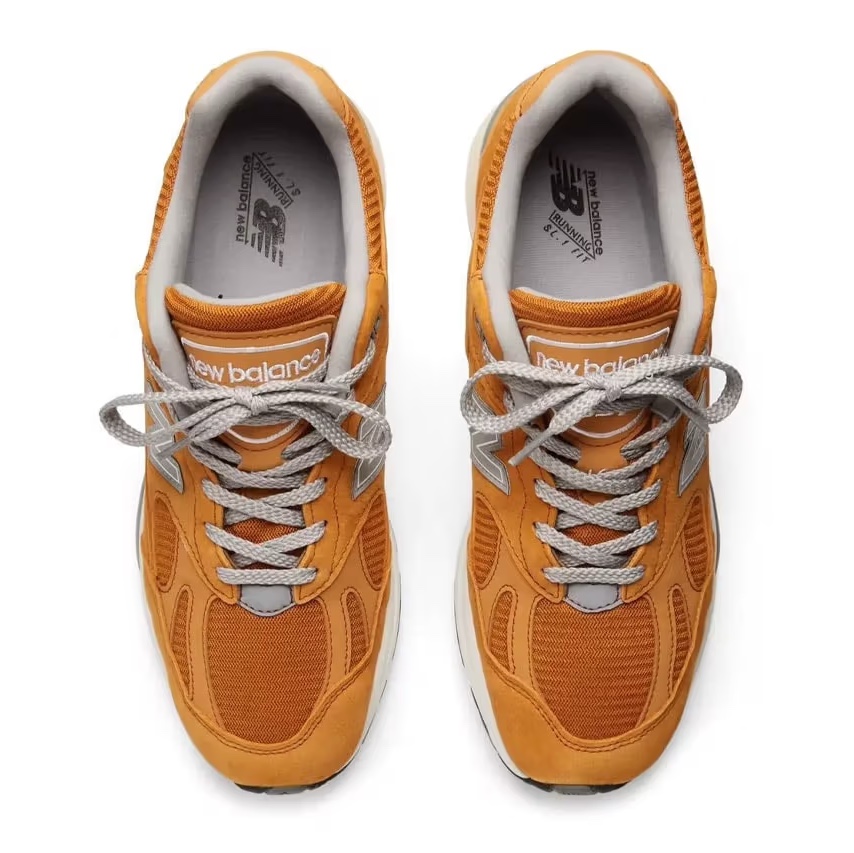 New Balance 991v2 Made in UK Yellow Silver 착용 스타일 - 2