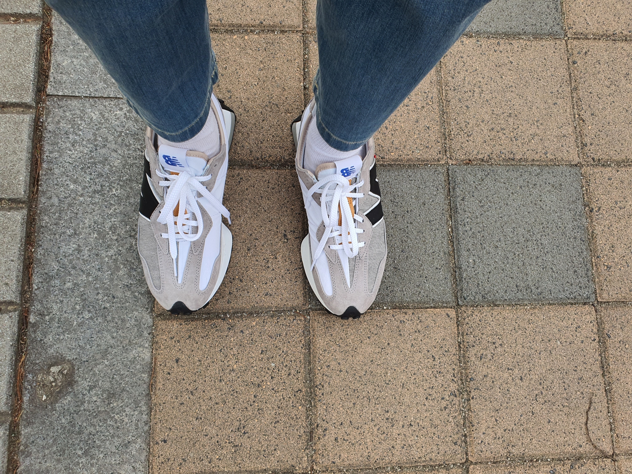New Balance x Levi's 327 Grey (Levi's Tag) 착용 스타일