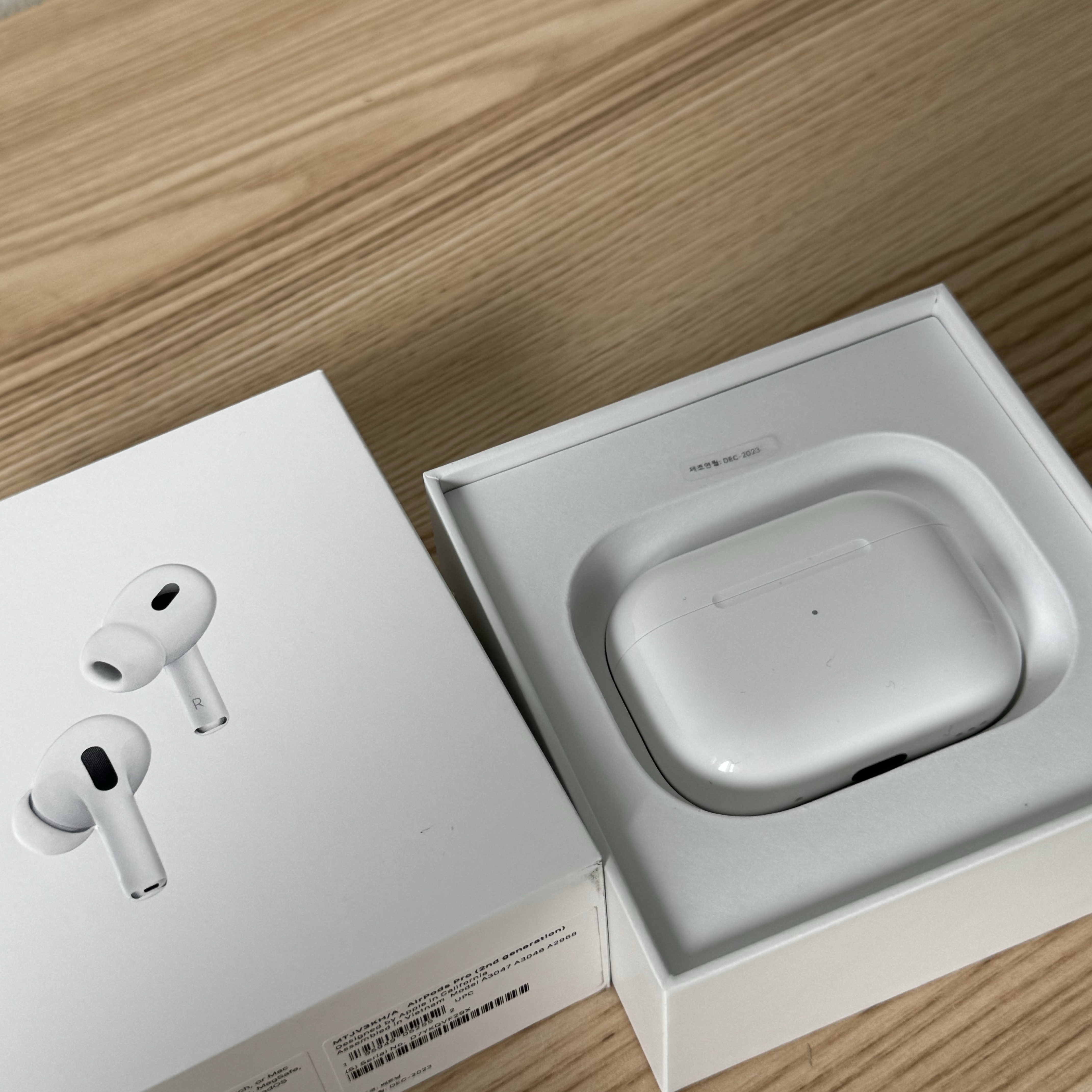 Apple Airpods Pro 2nd Gen with MagSafe Charging Case USB C (Korean Ver.) 착용 스타일