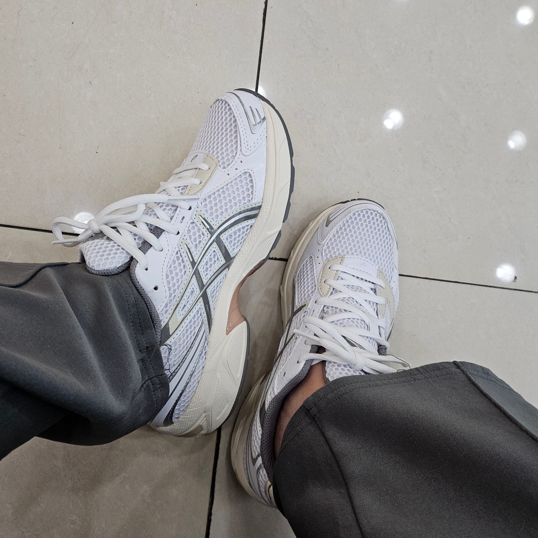 Asics Gel-1130 White Clay Grey 착용 스타일