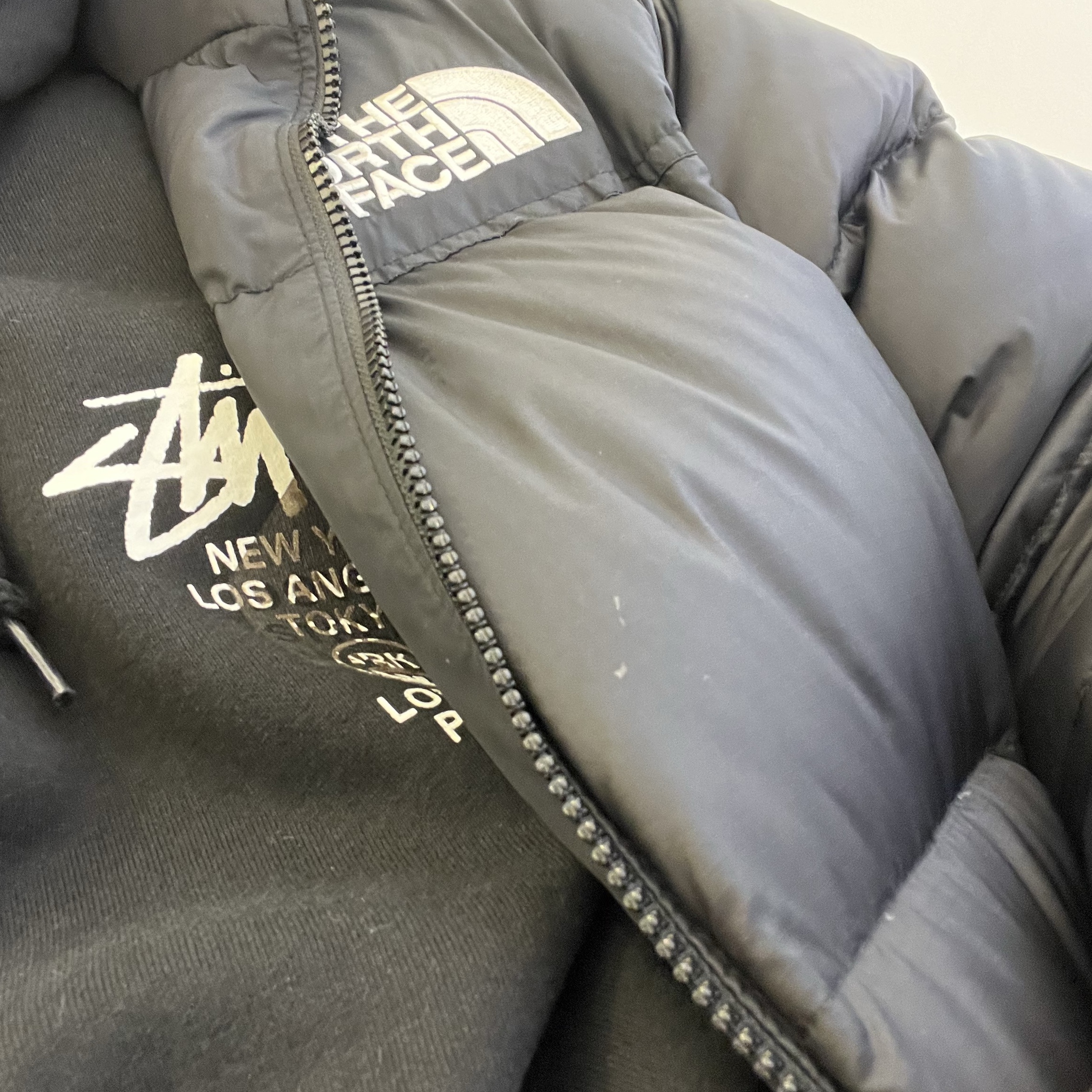 Nike x Travis Scott SB Dunk Low, Stussy DSM World Tour Hoodie Black 2021 착용 스타일 - 2