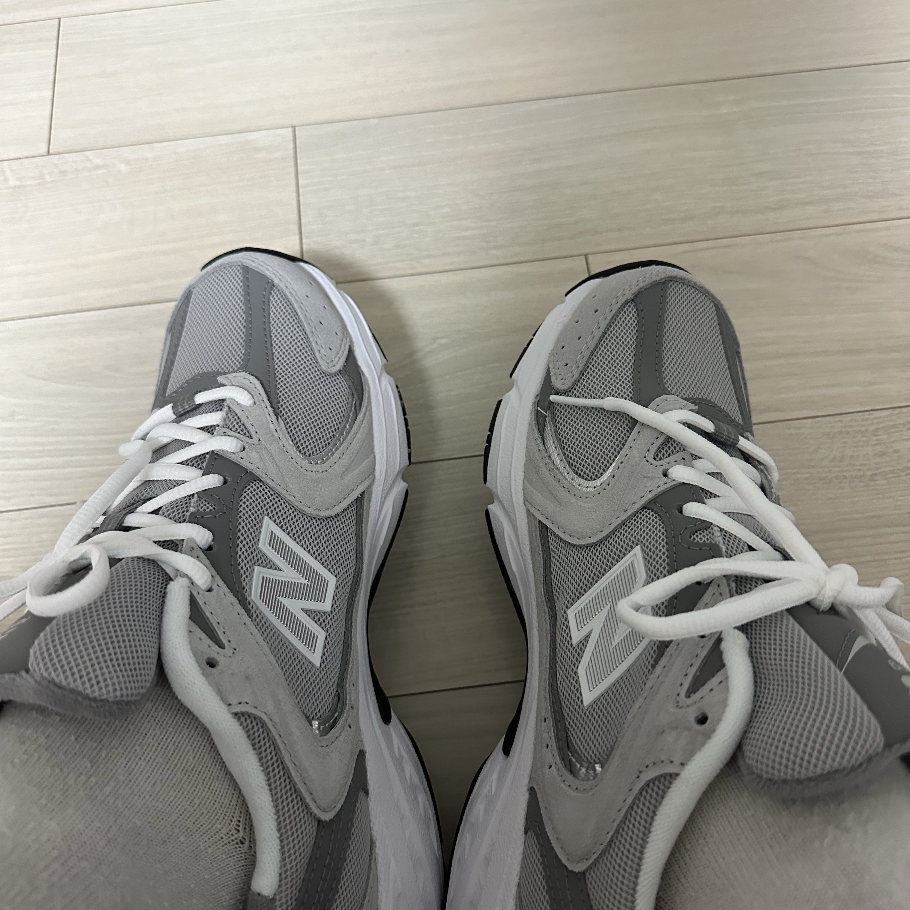 New Balance 530 Grey 착용 스타일