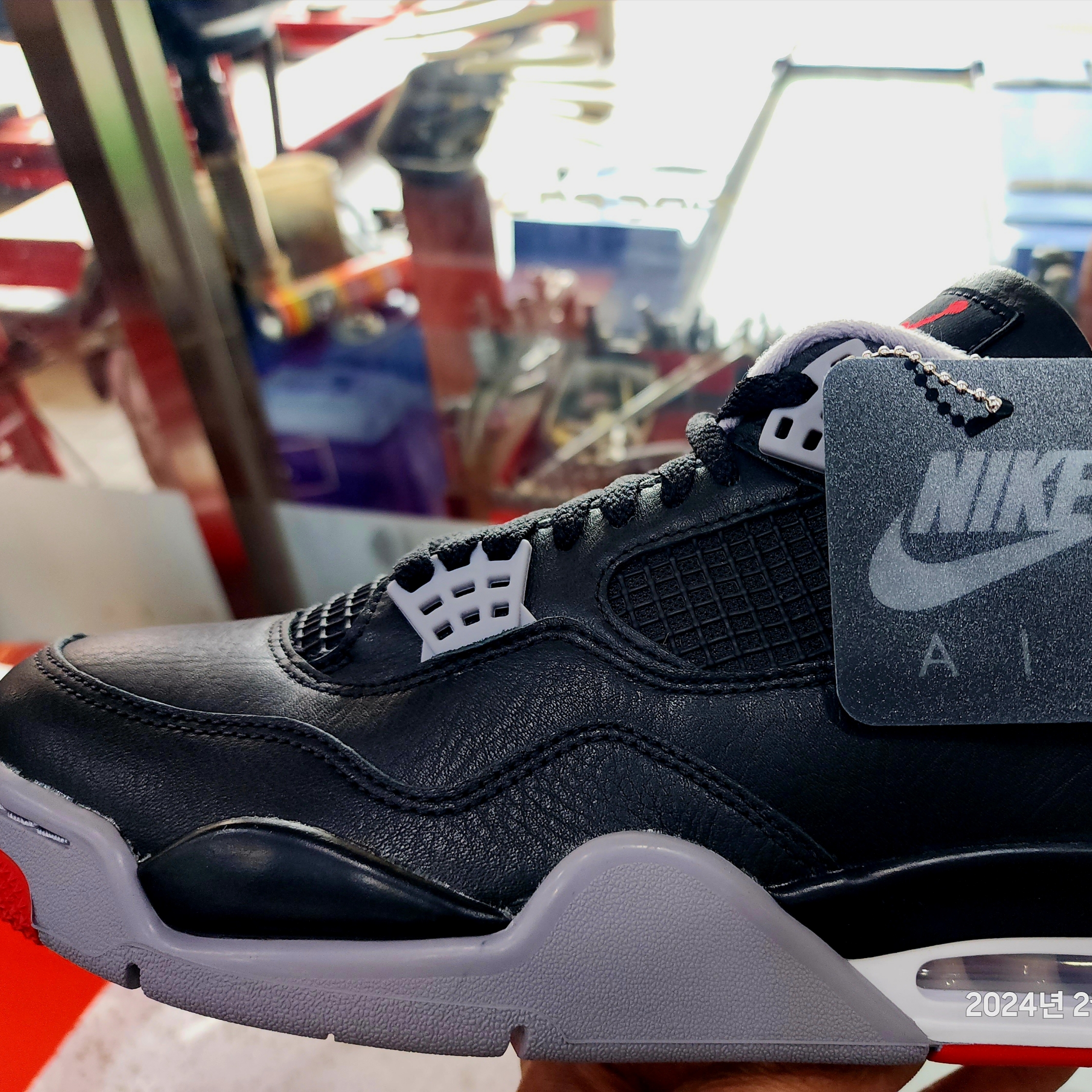 Jordan 4 Retro Bred Reimagined 착용 스타일 - 2