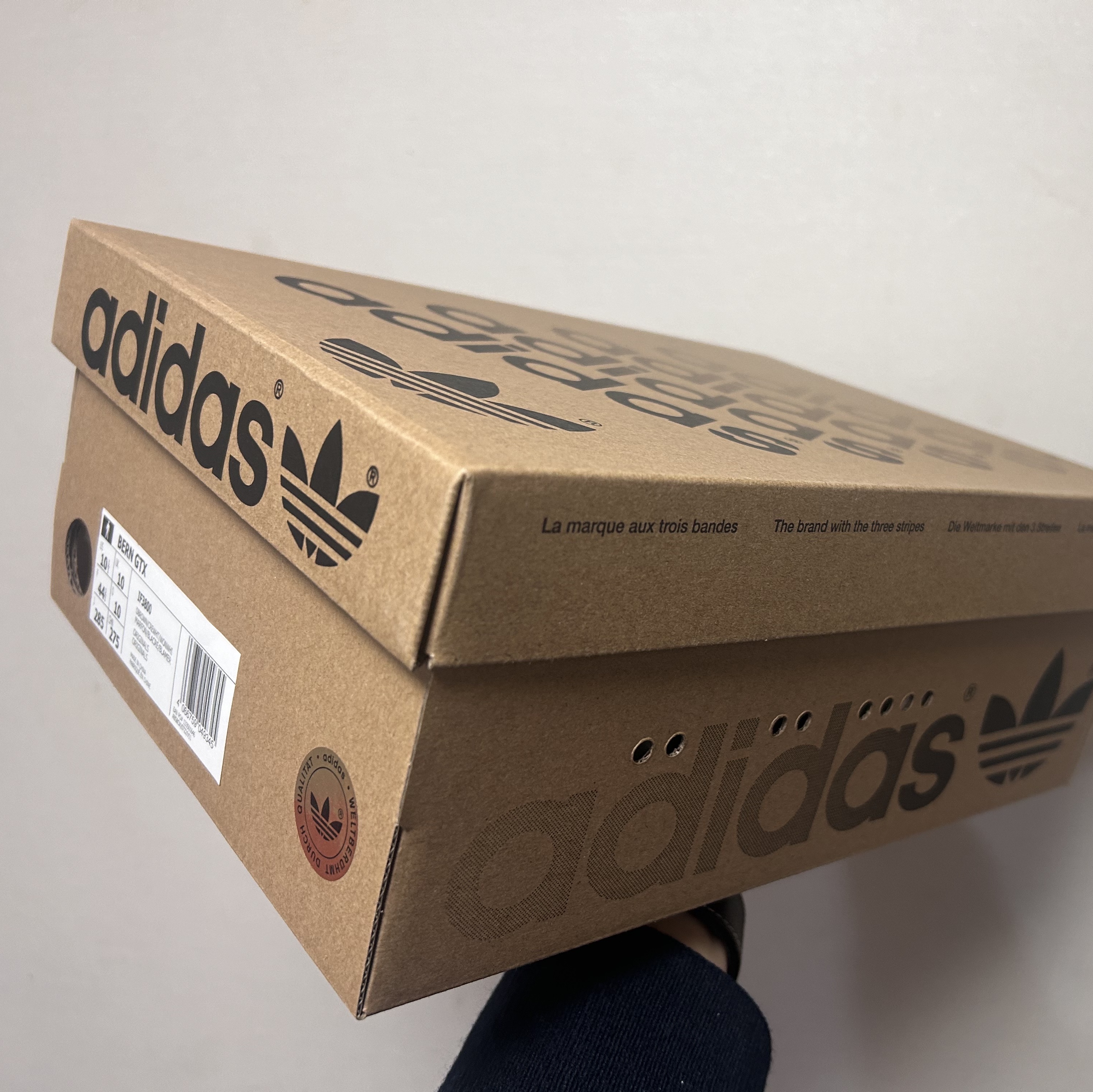Adidas Bern GTX Dark Brown Cream White 착용 스타일 - 7