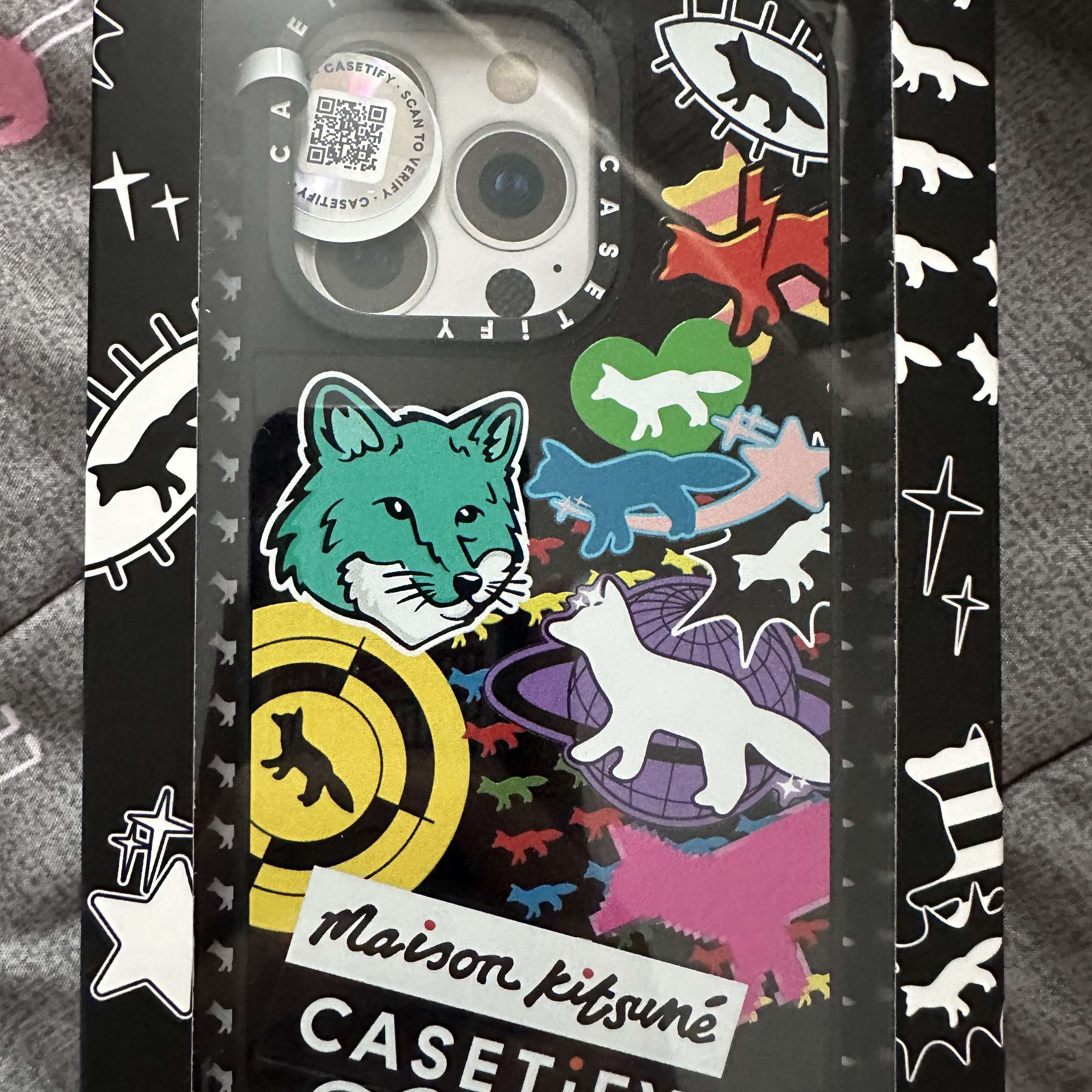 Casetify x Maison Kitsune iPhone Stickers Magsafe Mirror Case Black 착용 스타일