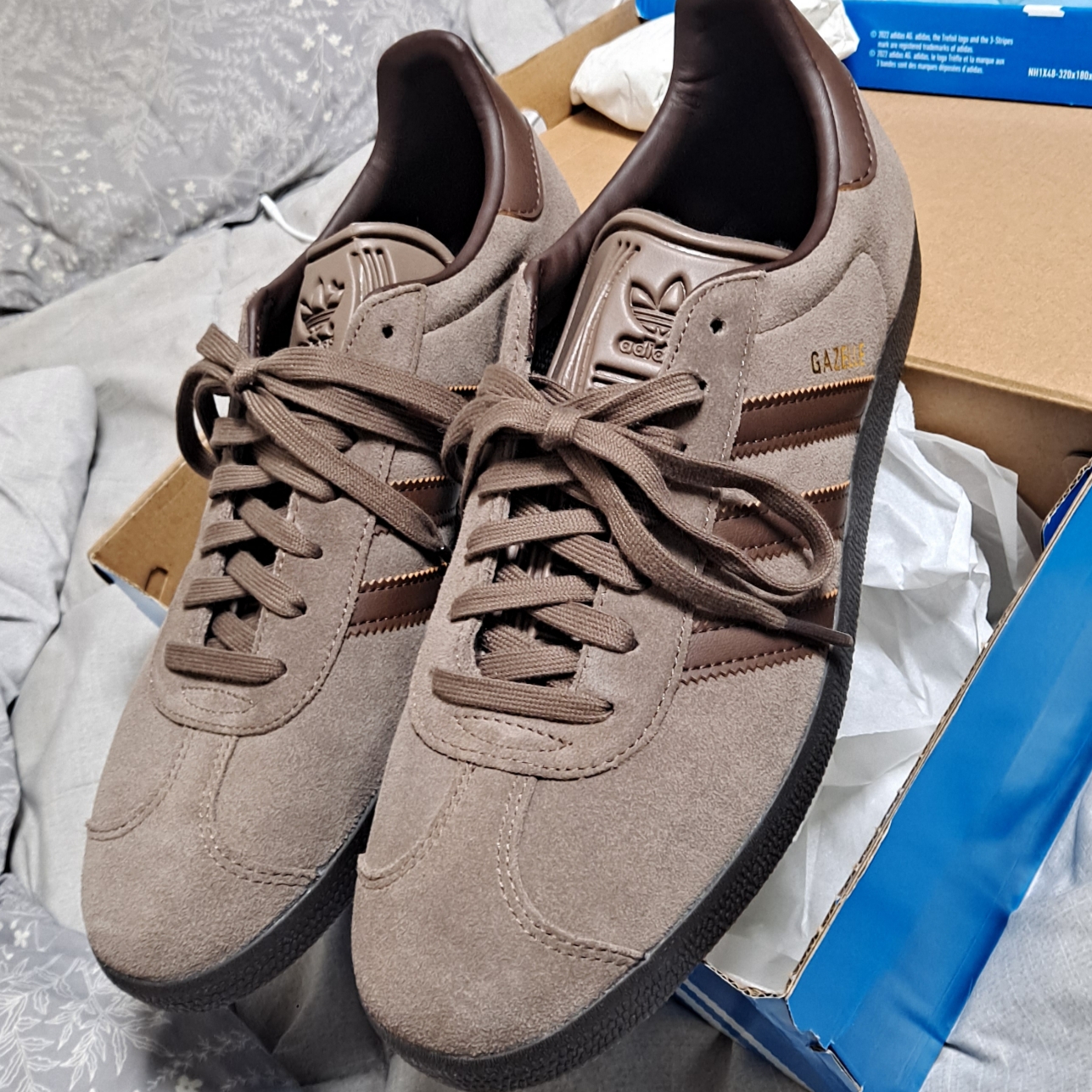 Adidas Gazelle Earth Strata Brown Gum 착용 스타일
