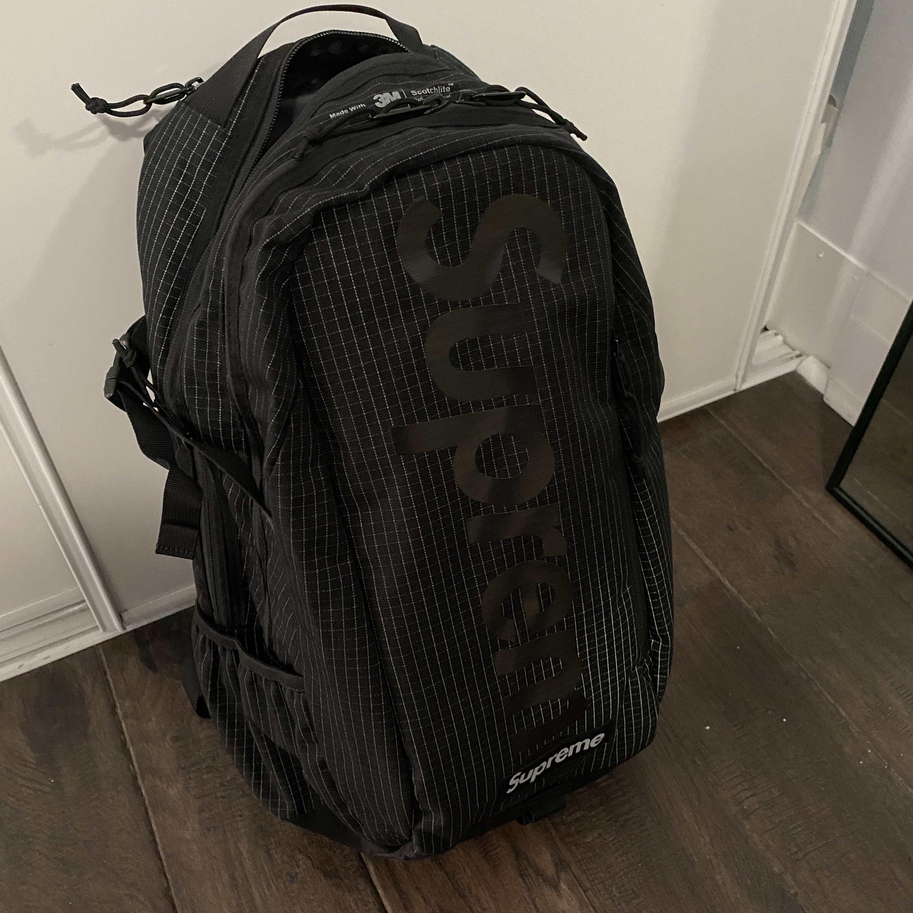 Supreme Backpack Black - 24SS 착용 스타일 - 2
