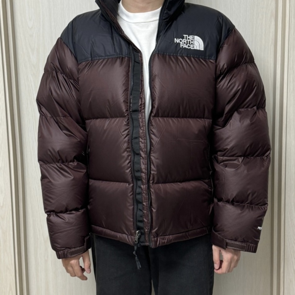 The North Face 1996 Retro Nuptse Jacket Coal Brown TNF Black 착용 스타일