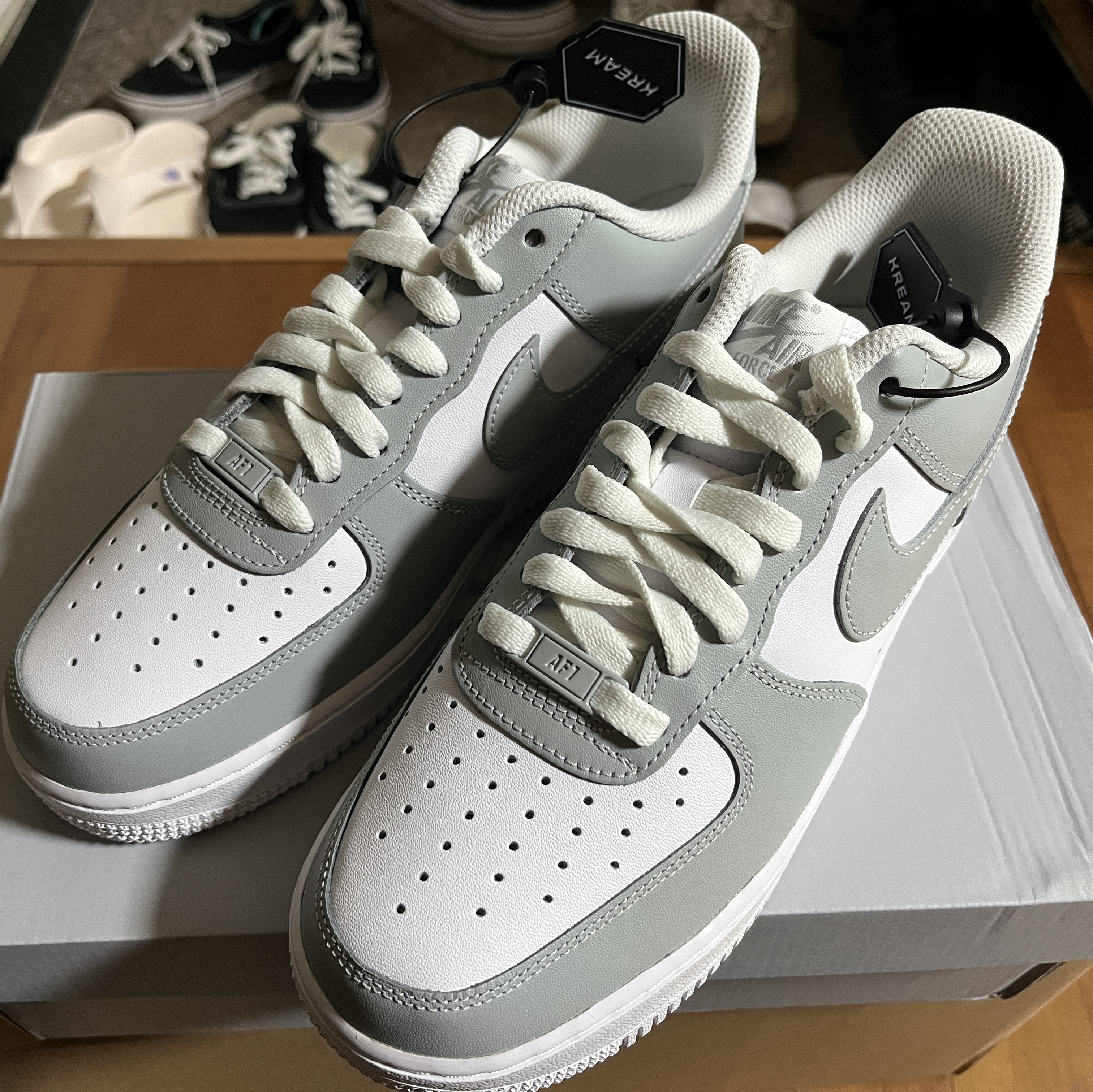 Nike Air Force 1 Low White Grey 착용 스타일 - 3