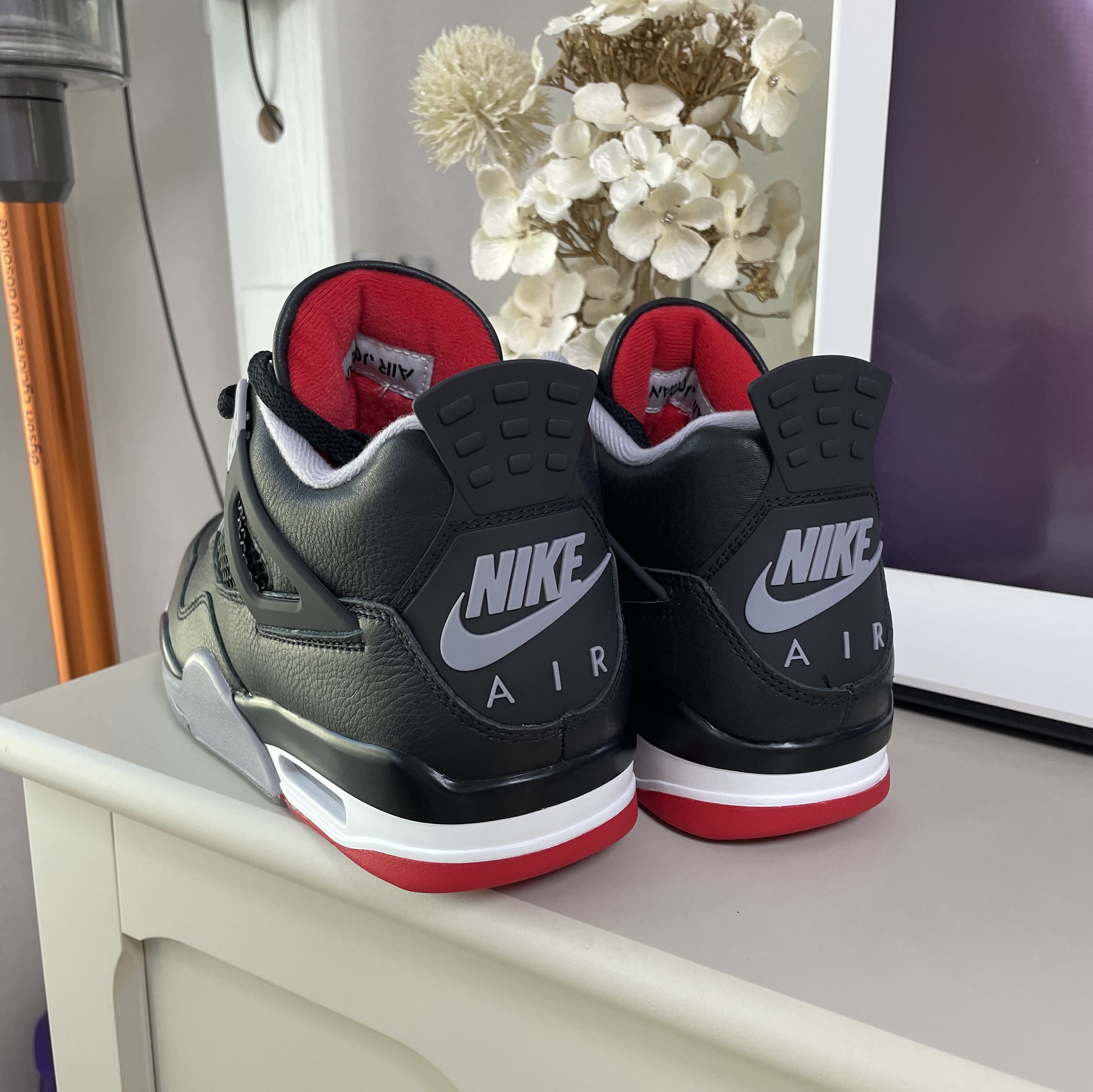 Jordan 4 Retro Bred Reimagined 착용 스타일 - 1