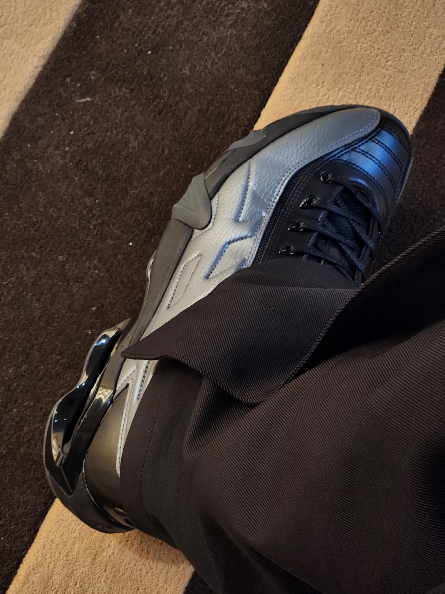 Asics x Kiko Kostadinov Novalis Gel-Teremoa Obsidian Black Smoke Shadow 착용 스타일