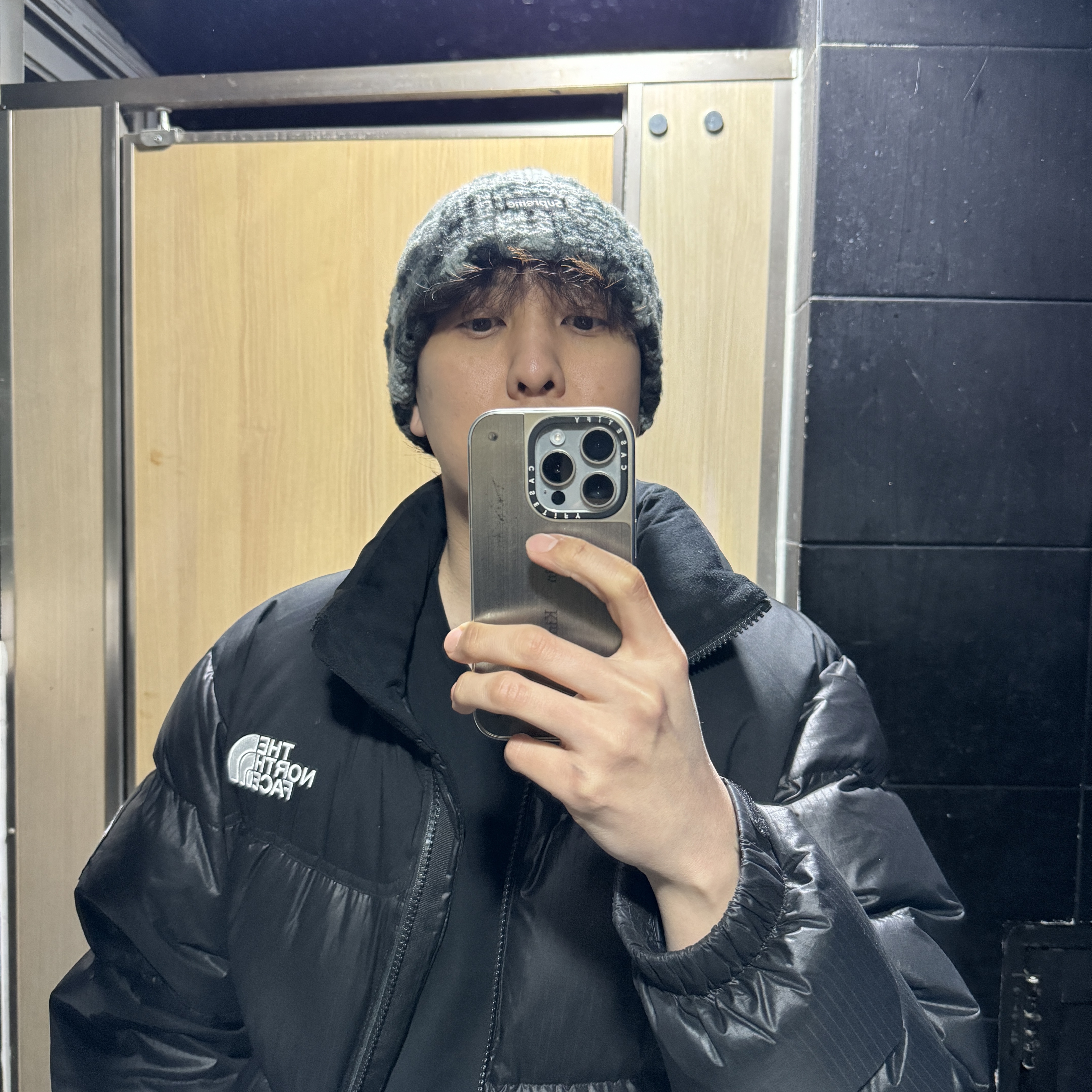 Supreme Crochet Beanie Black - 21FW 착용 스타일