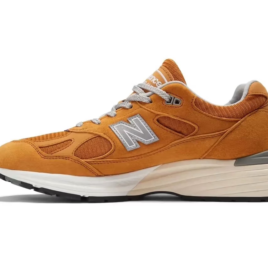 New Balance 991v2 Made in UK Yellow Silver 착용 스타일 - 4