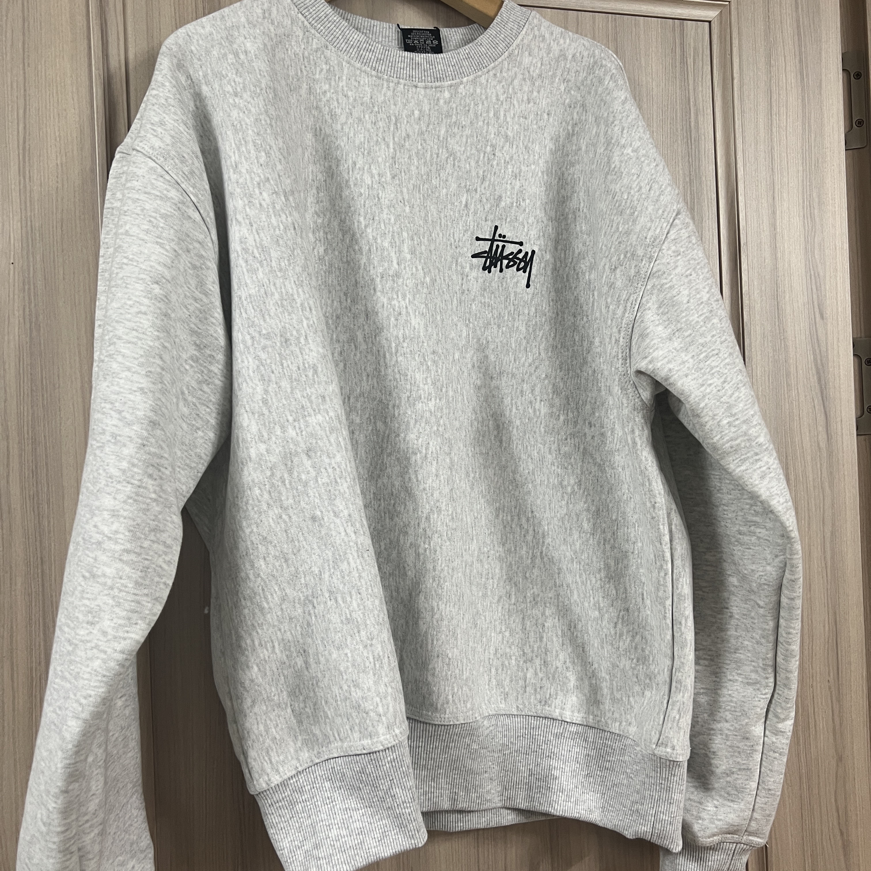 Stussy Basic Stussy Crew Ash Heather 2023 착용 스타일